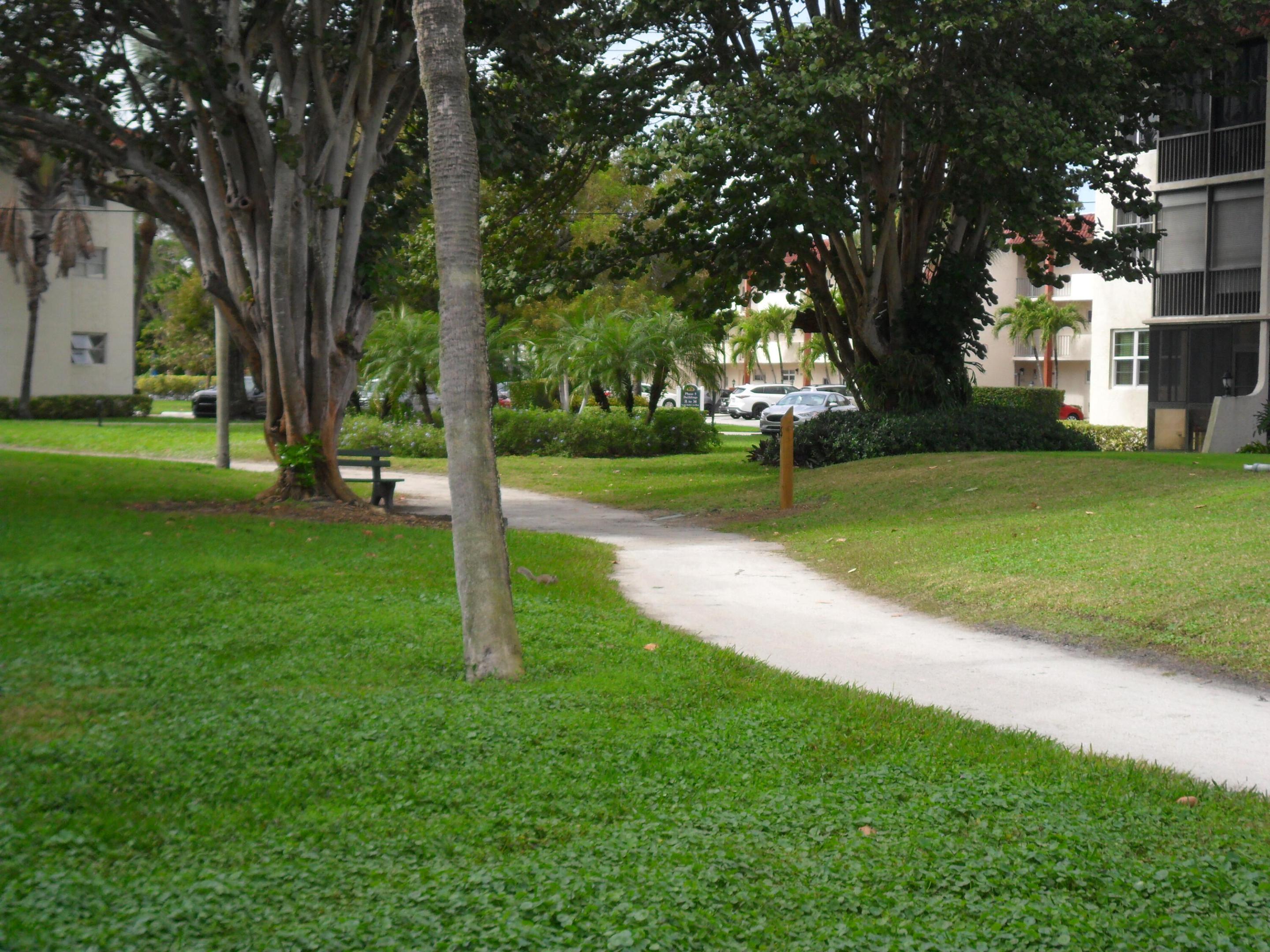 HOLLYBROOK GOLF AND - Residential