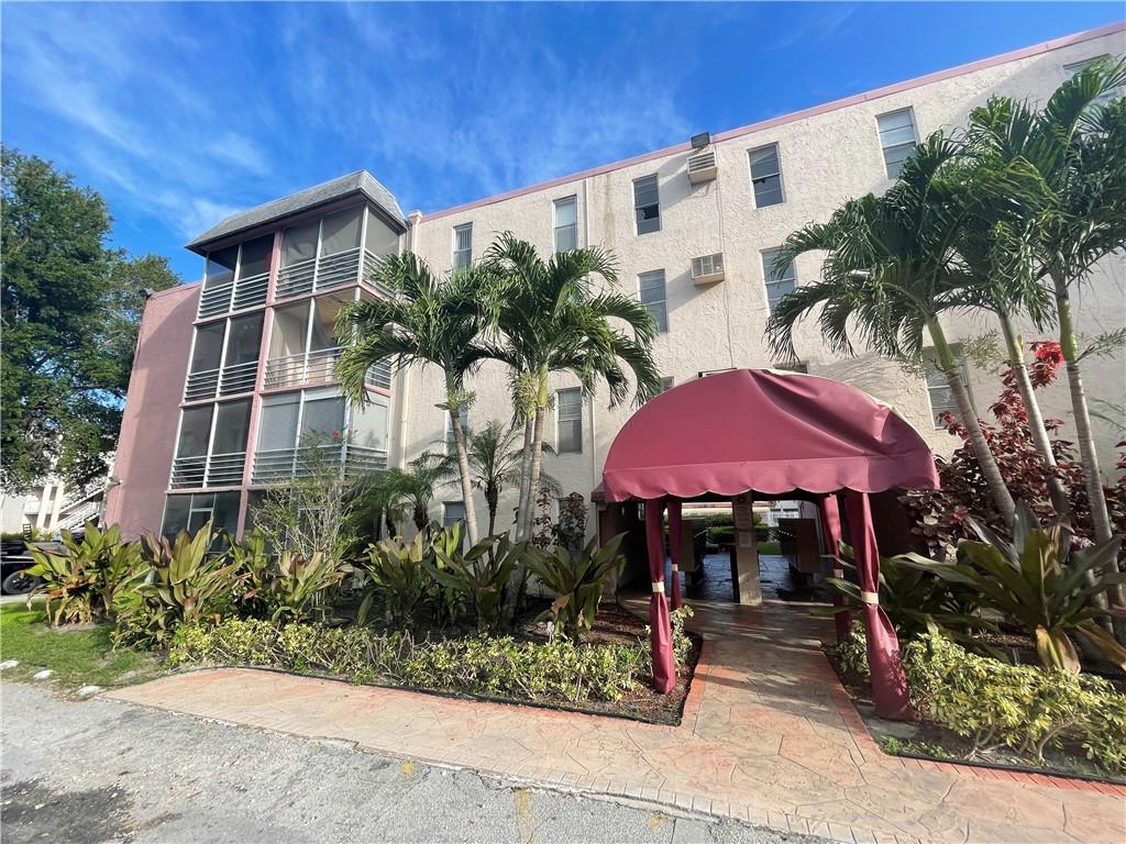 BROOKFIELD CONDOMINIUMS - Residential