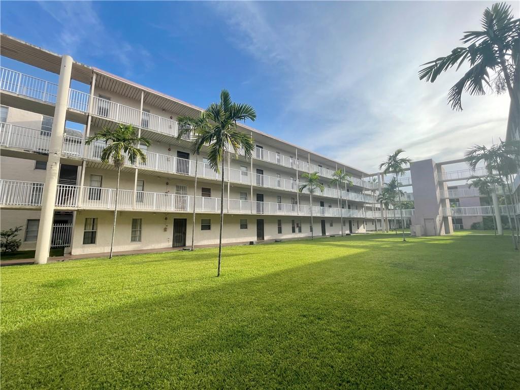 BROOKFIELD CONDOMINIUMS - Residential