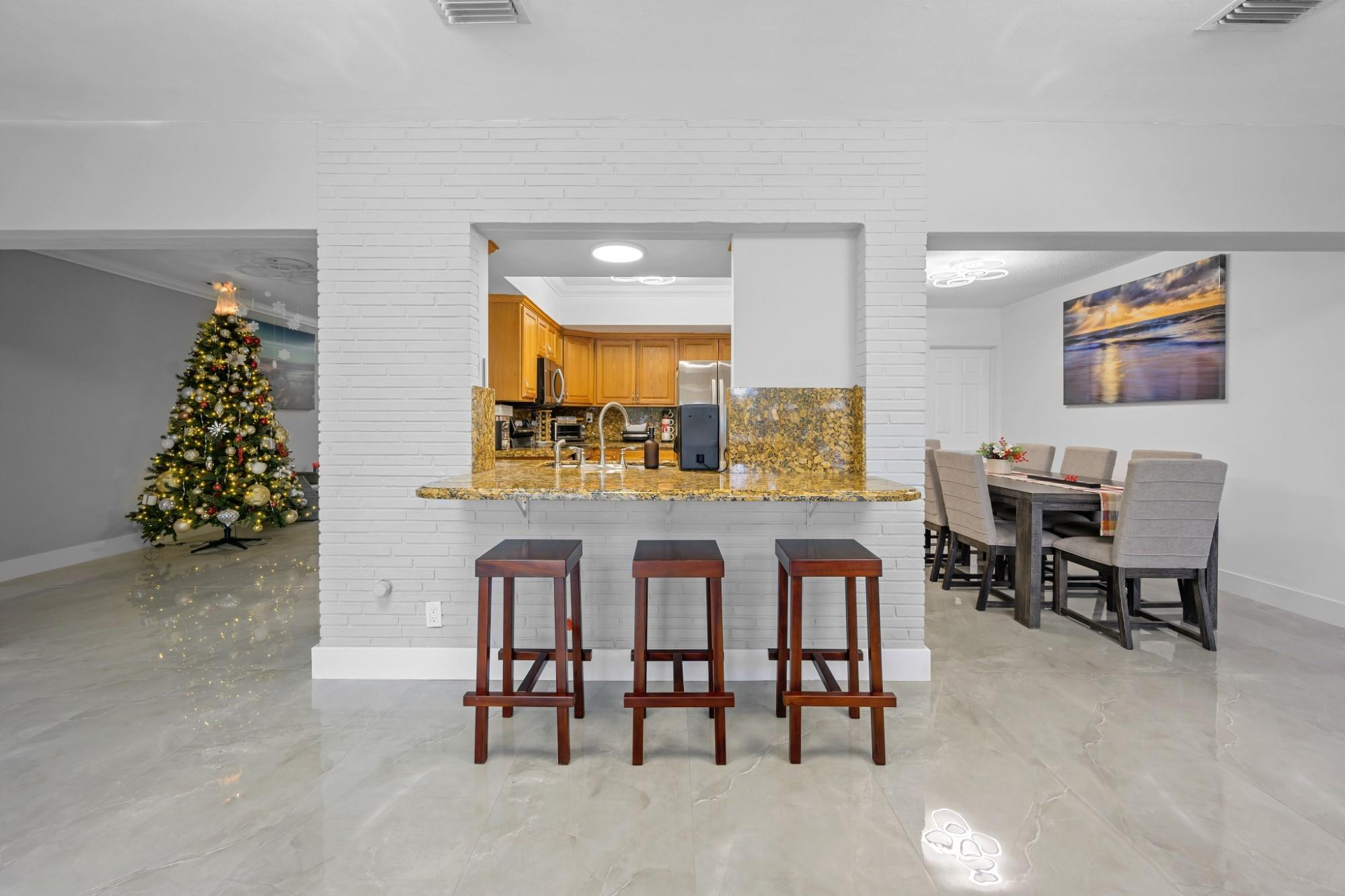 HOLLYWOOD GOLF ESTATES SE - Residential