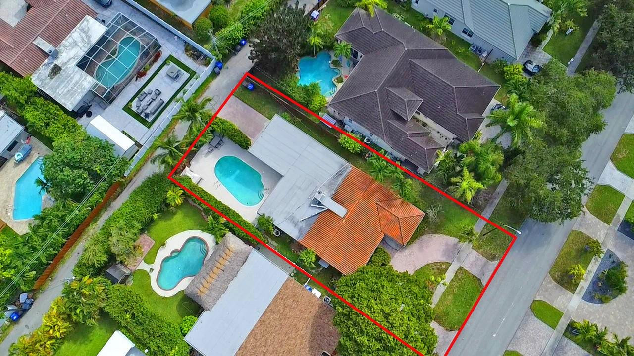 HOLLYWOOD GOLF ESTATES SE - Residential