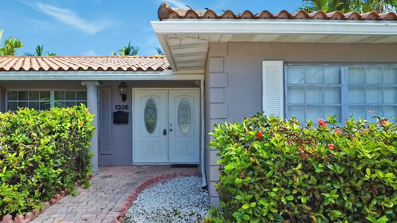 HOLLYWOOD GOLF ESTATES SE - Residential