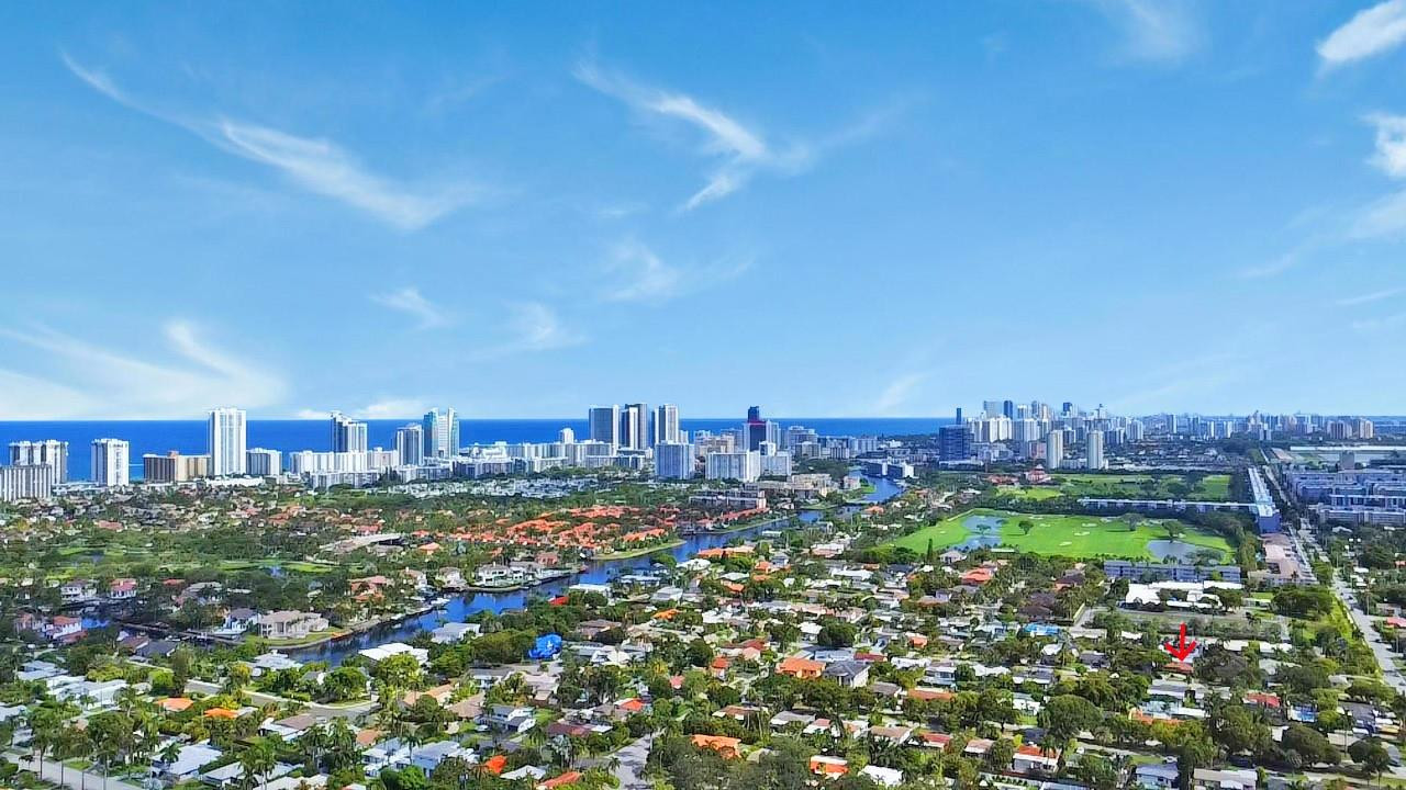 HOLLYWOOD GOLF ESTATES SE - Residential
