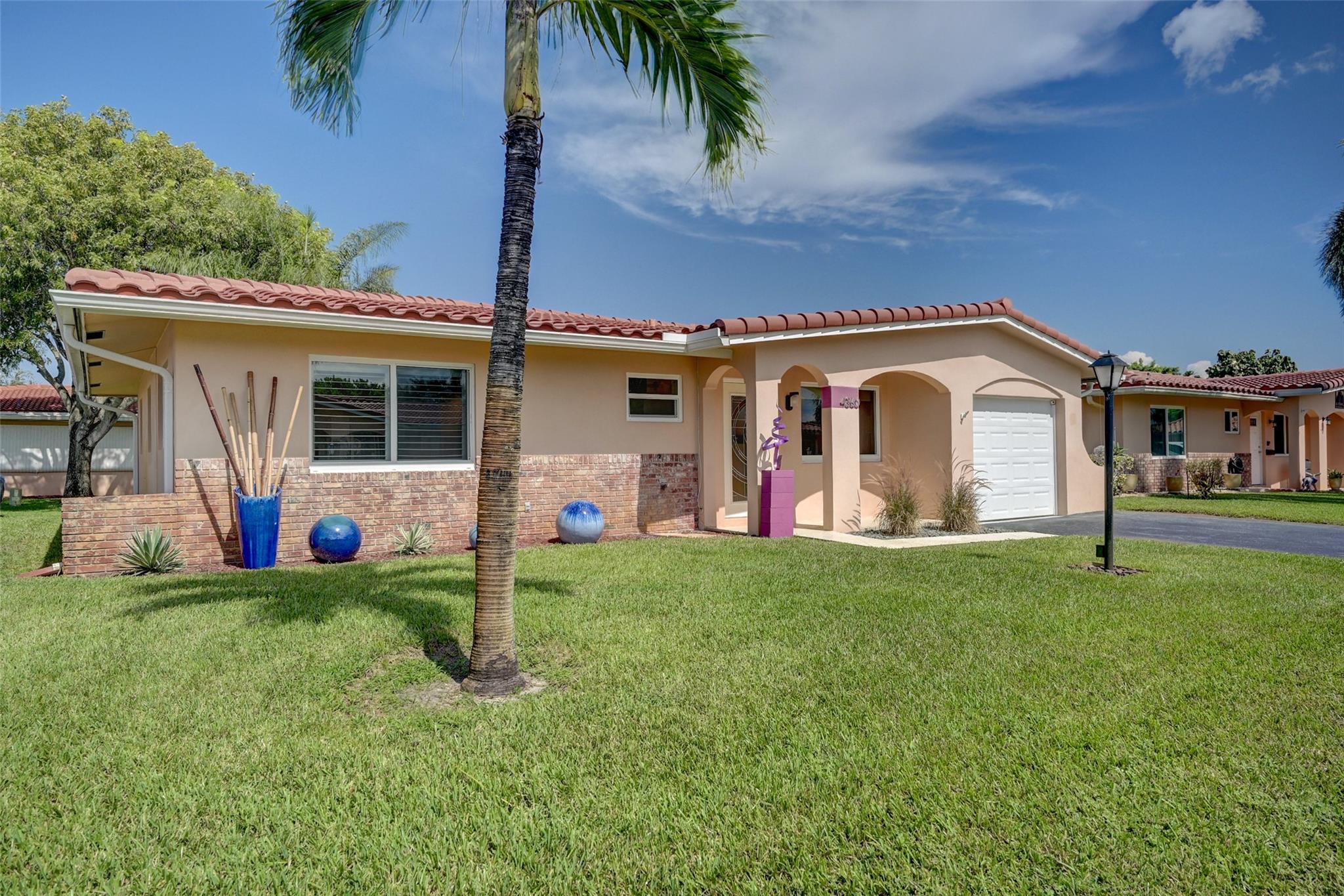 Crystal Lake Villas - Residential