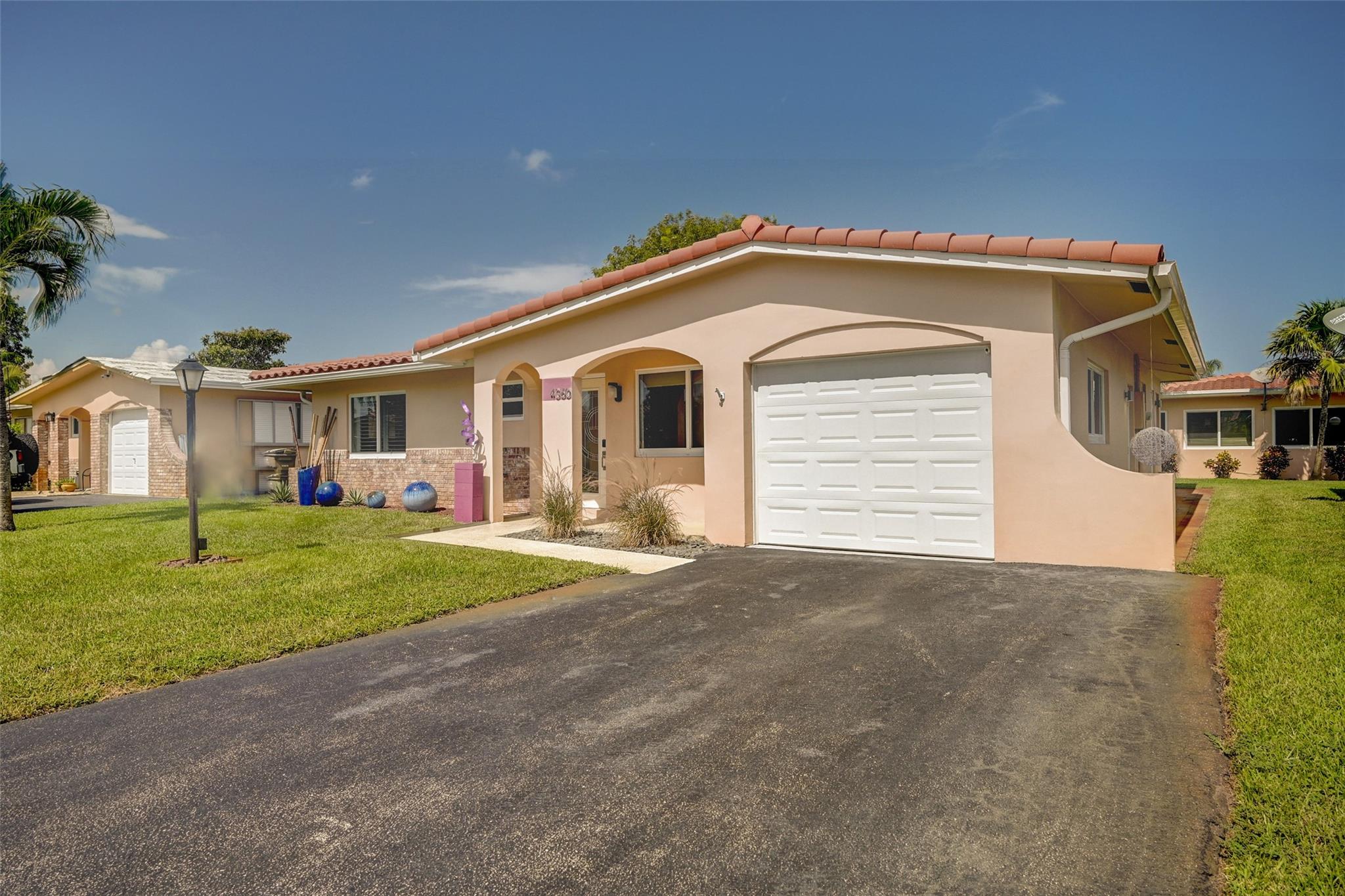 Crystal Lake Villas - Residential