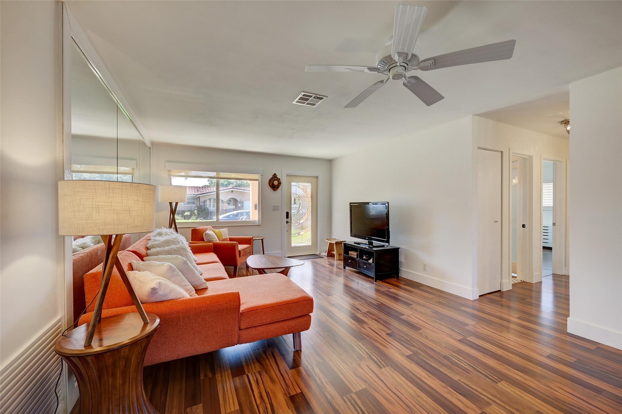 Crystal Lake Villas - Residential