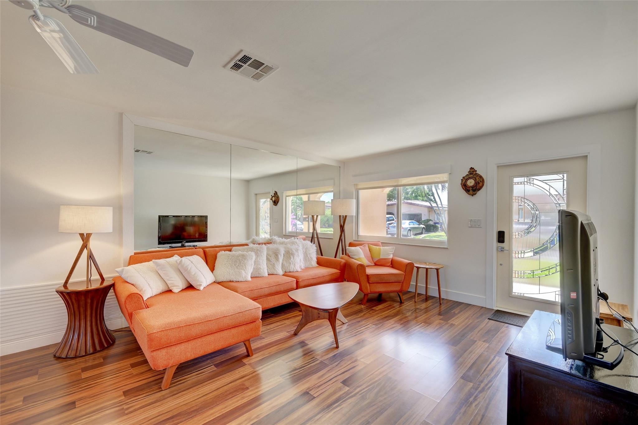 Crystal Lake Villas - Residential
