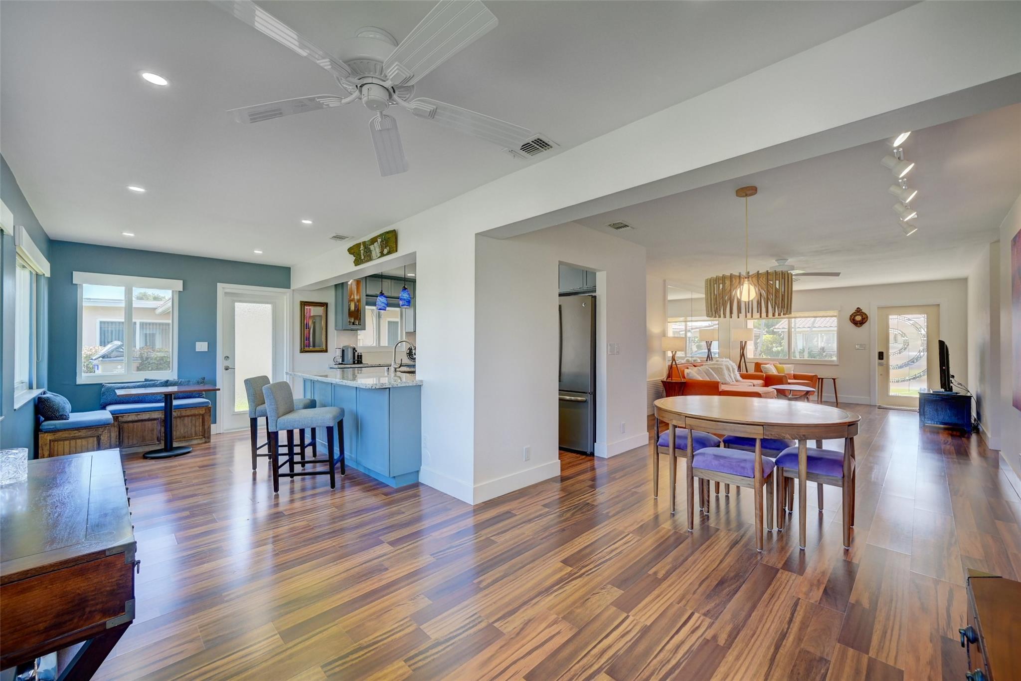 Crystal Lake Villas - Residential