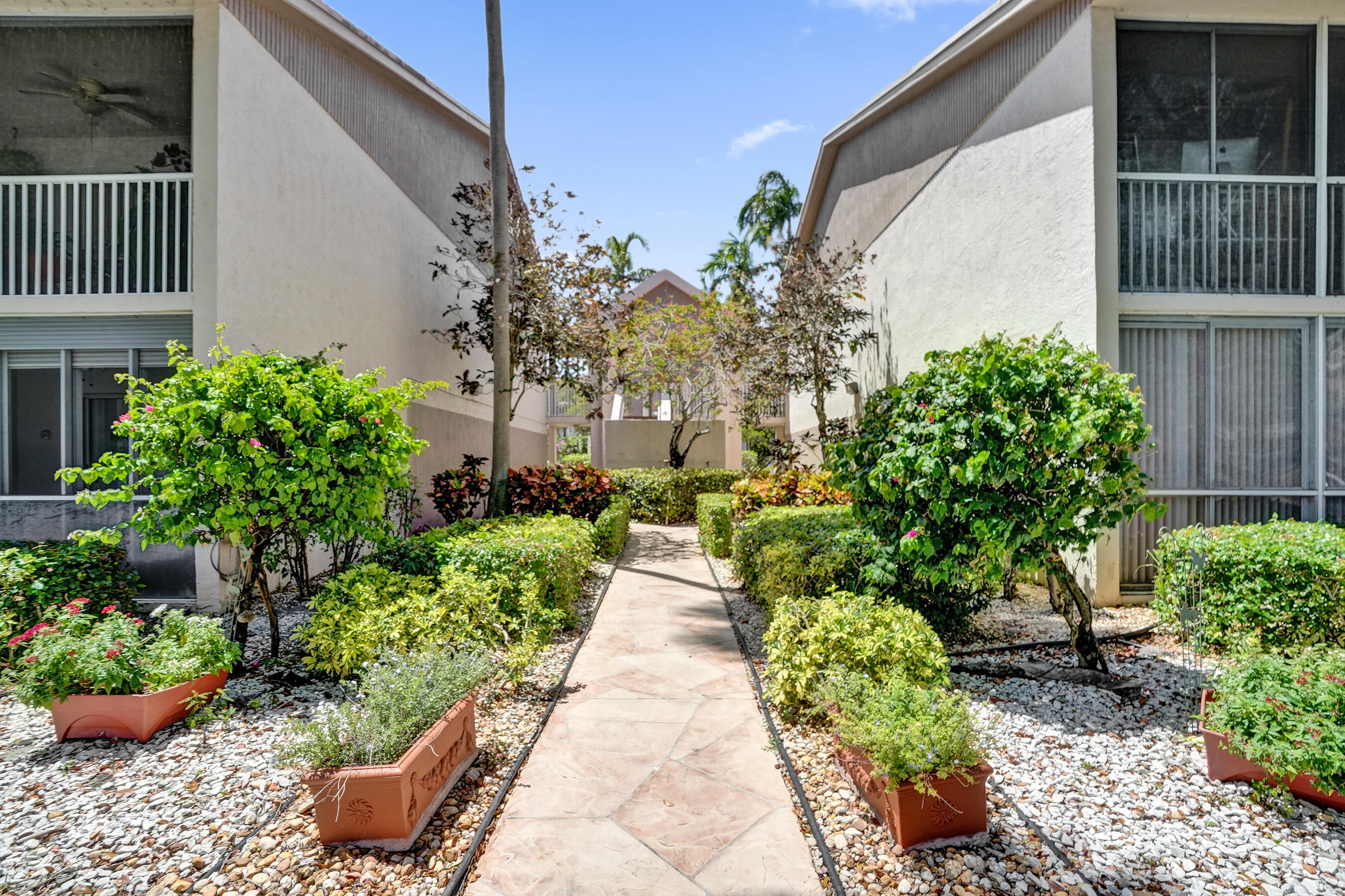 TRENT CONDOMINIUM - Residential