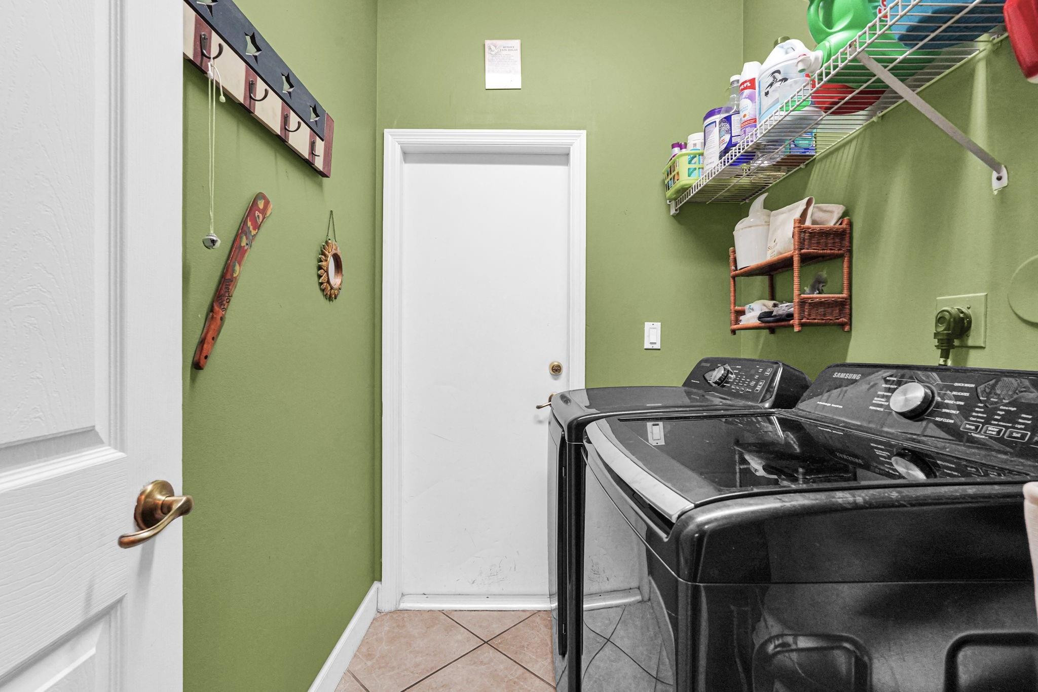 WINDSOR PALMS - Residential