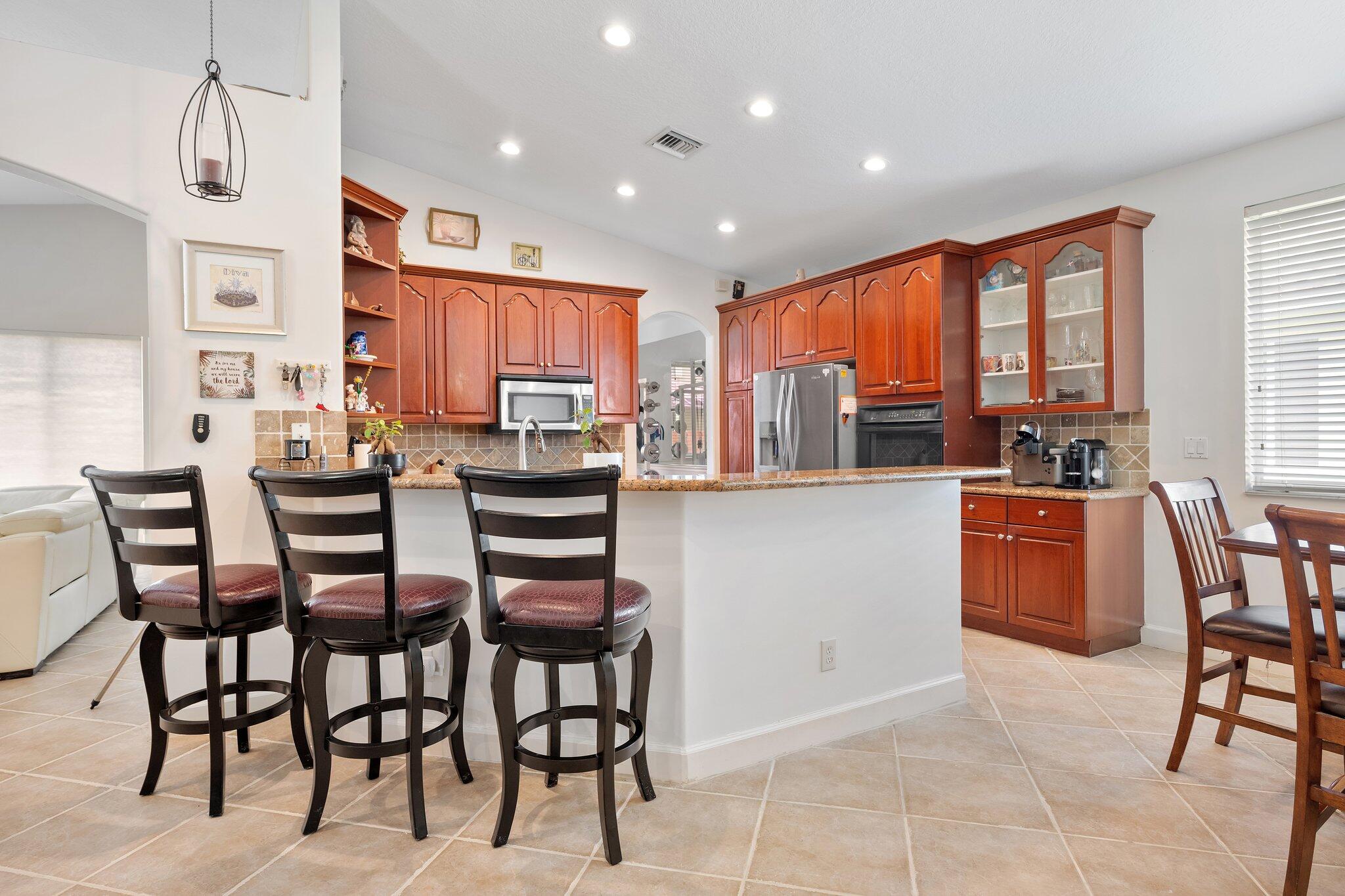 WINDSOR PALMS - Residential