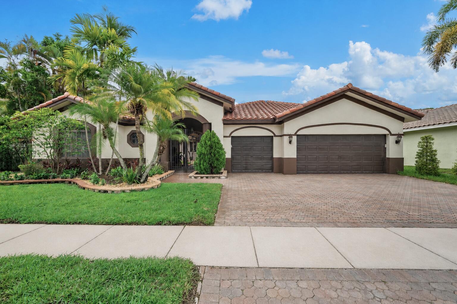 WINDSOR PALMS - Residential
