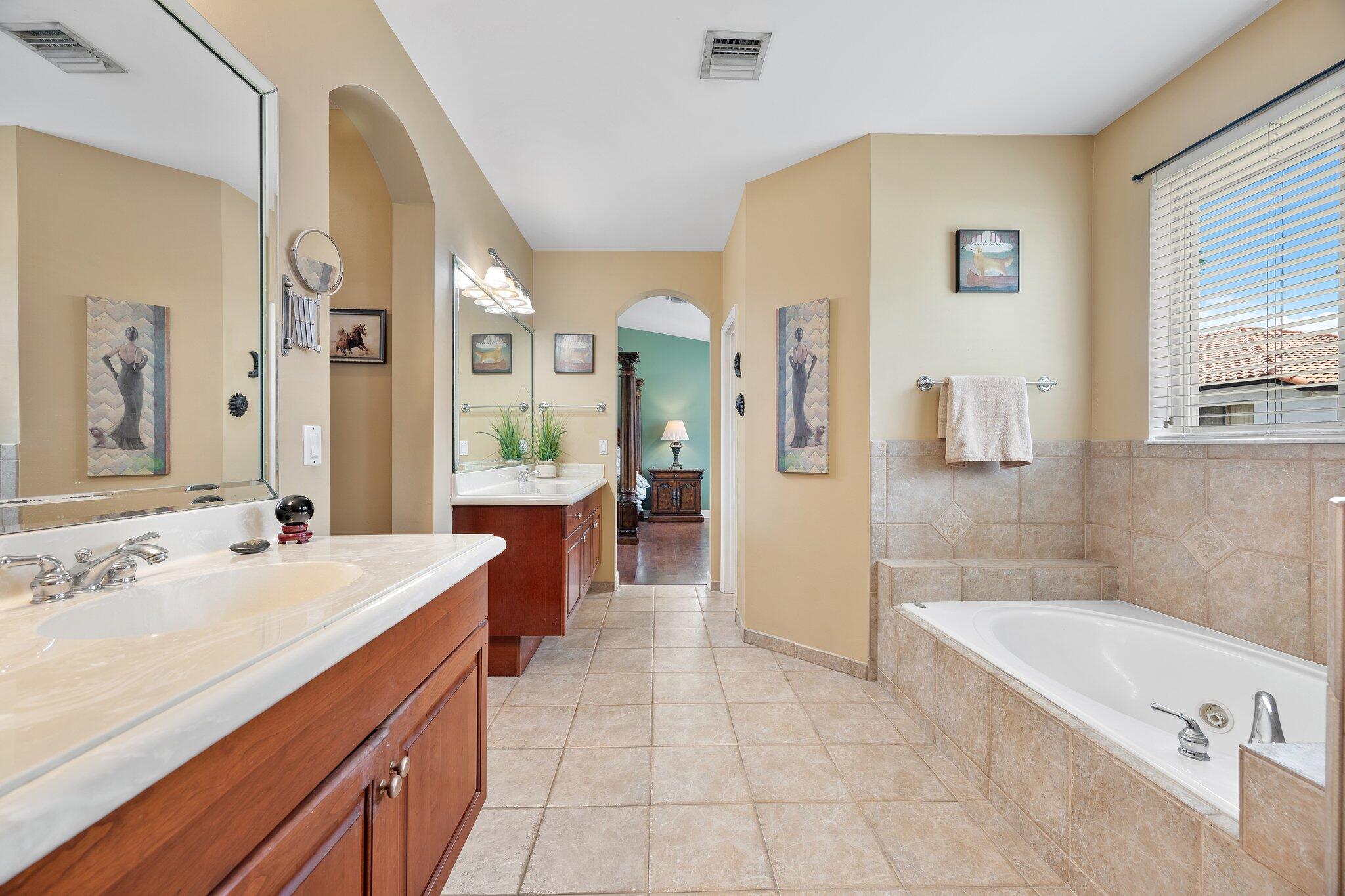WINDSOR PALMS - Residential
