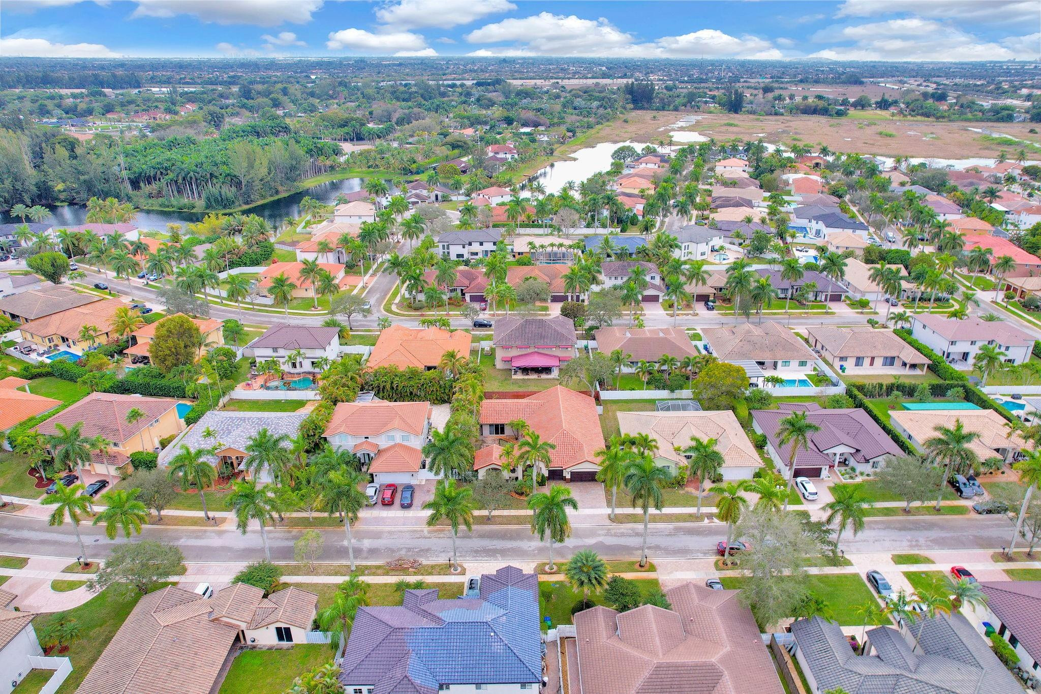 WINDSOR PALMS - Residential