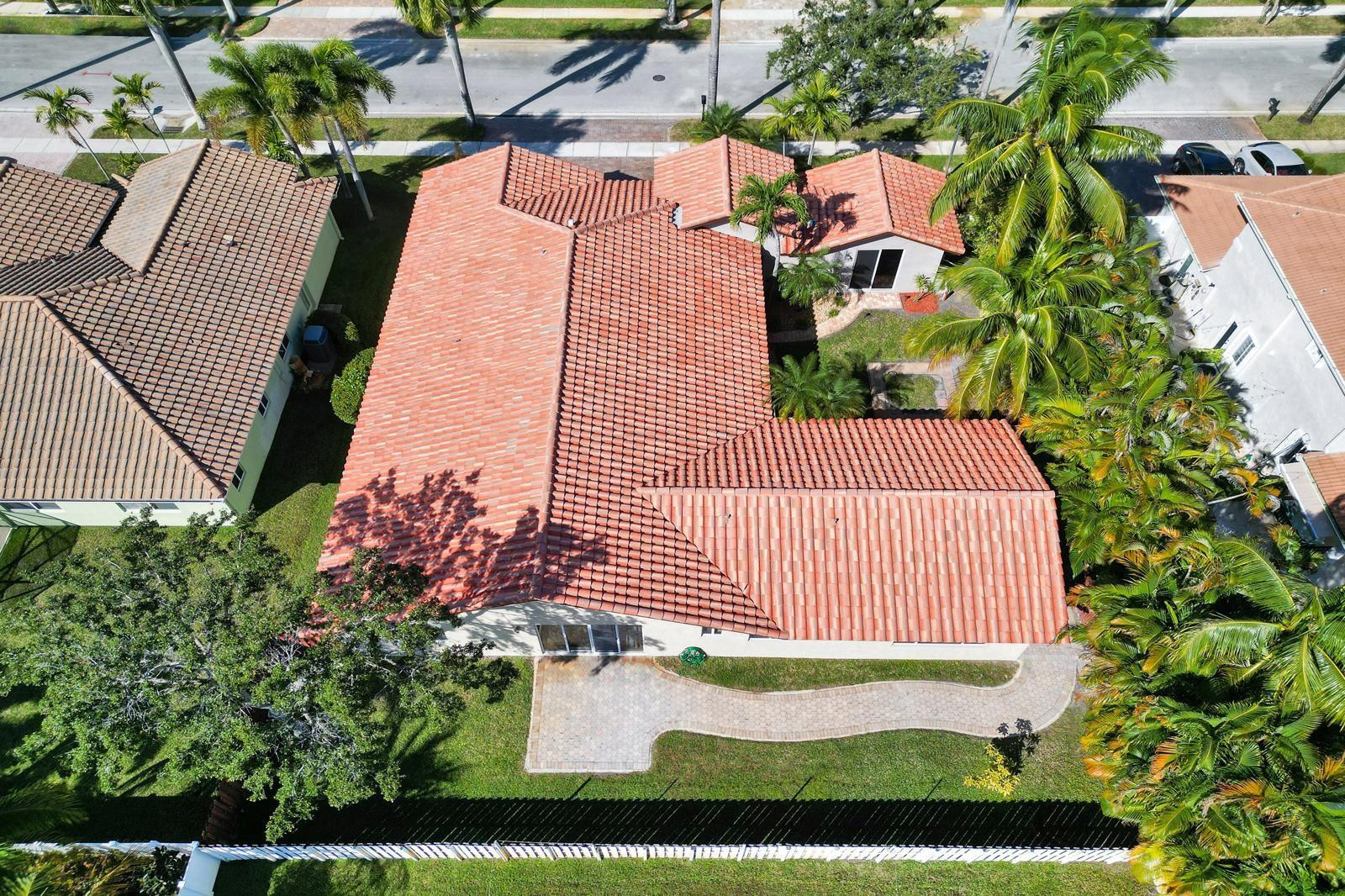 WINDSOR PALMS - Residential
