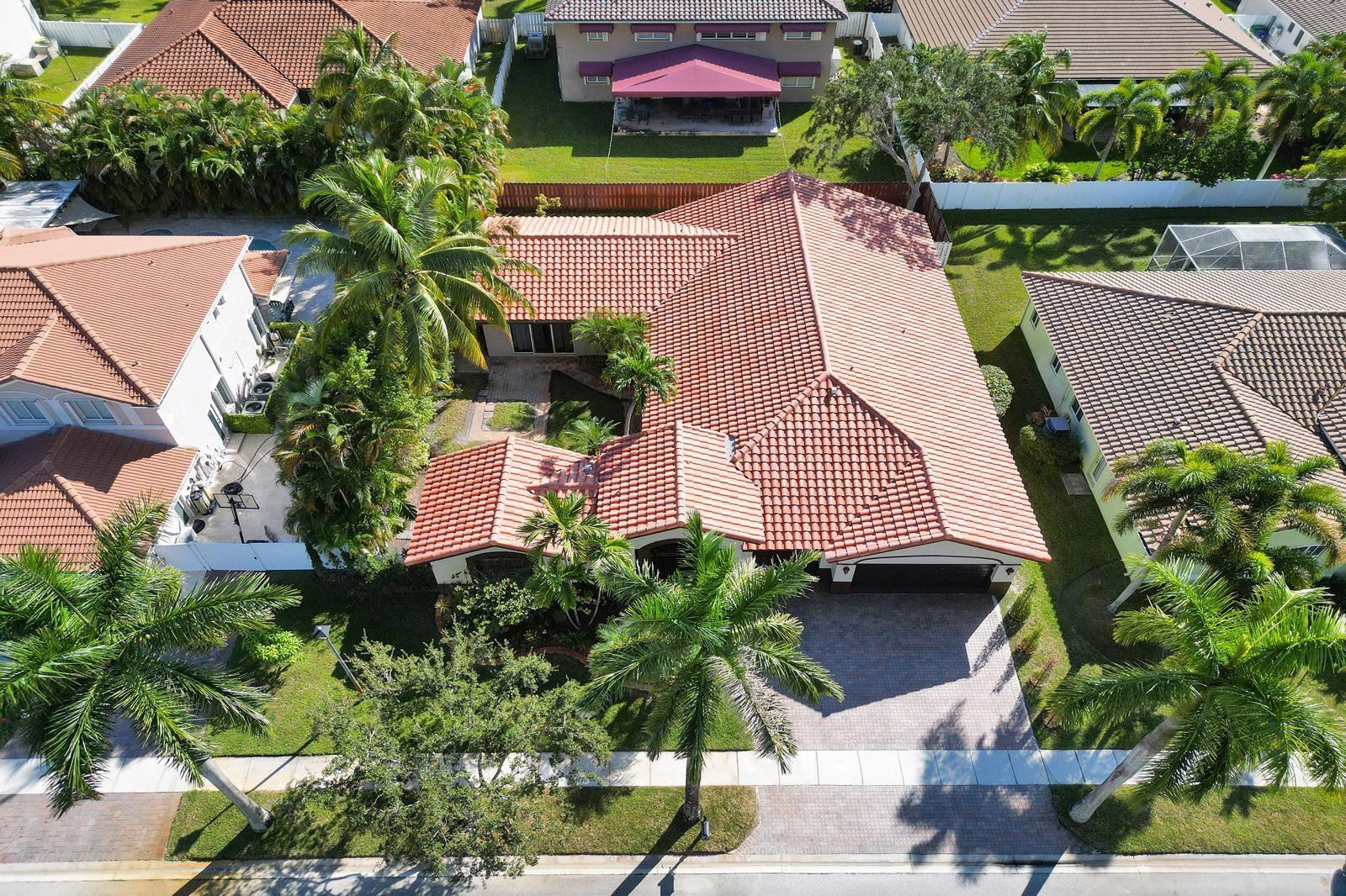 WINDSOR PALMS - Residential