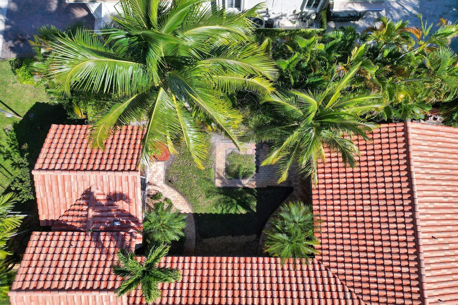 WINDSOR PALMS - Residential