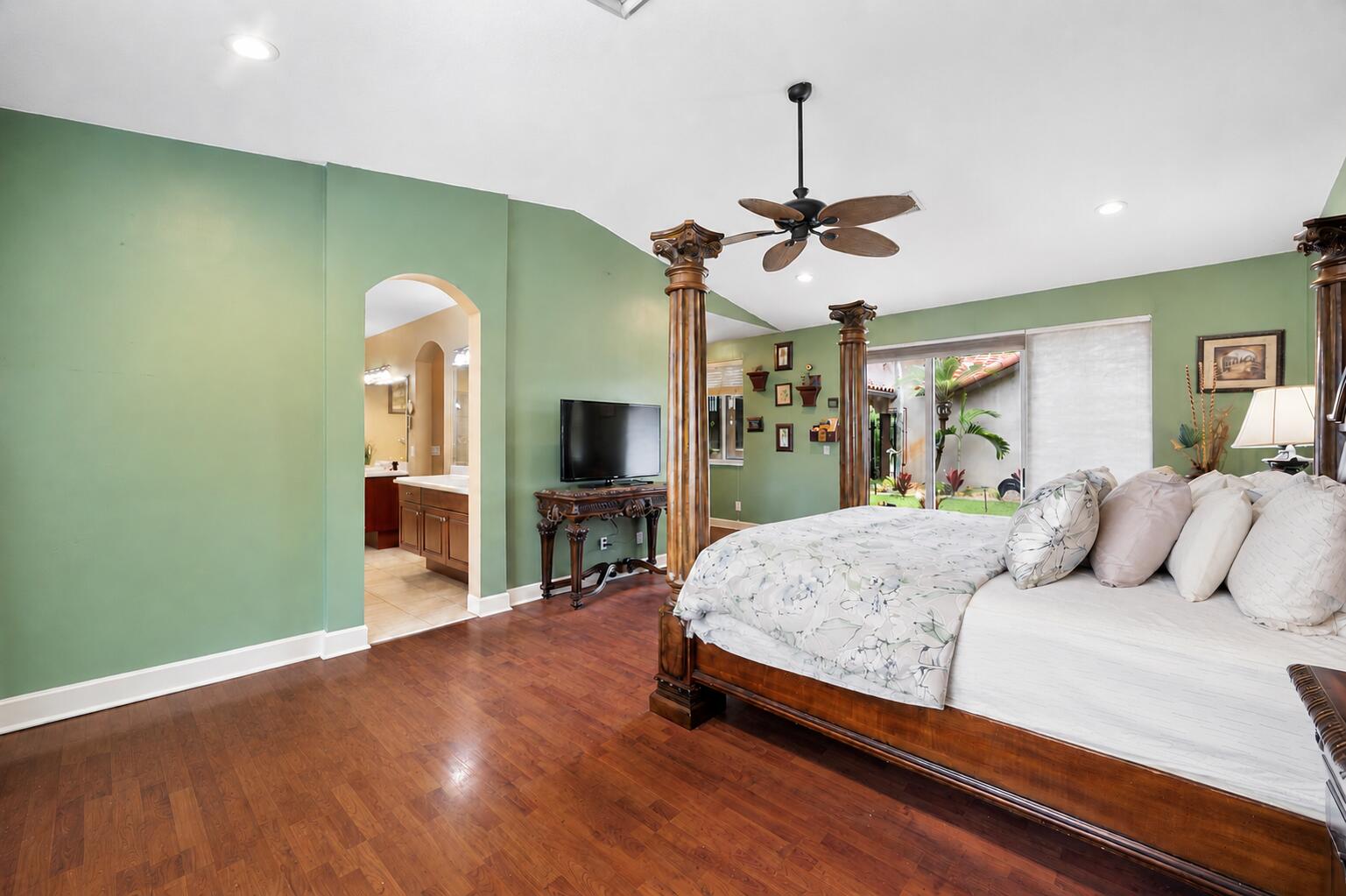 WINDSOR PALMS - Residential