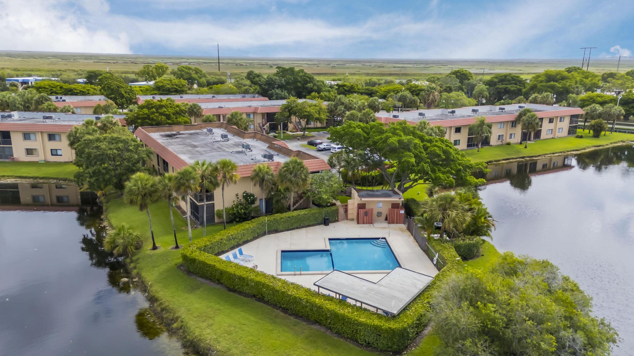 RACQUET CLUB APARTMENTS AT - Residential