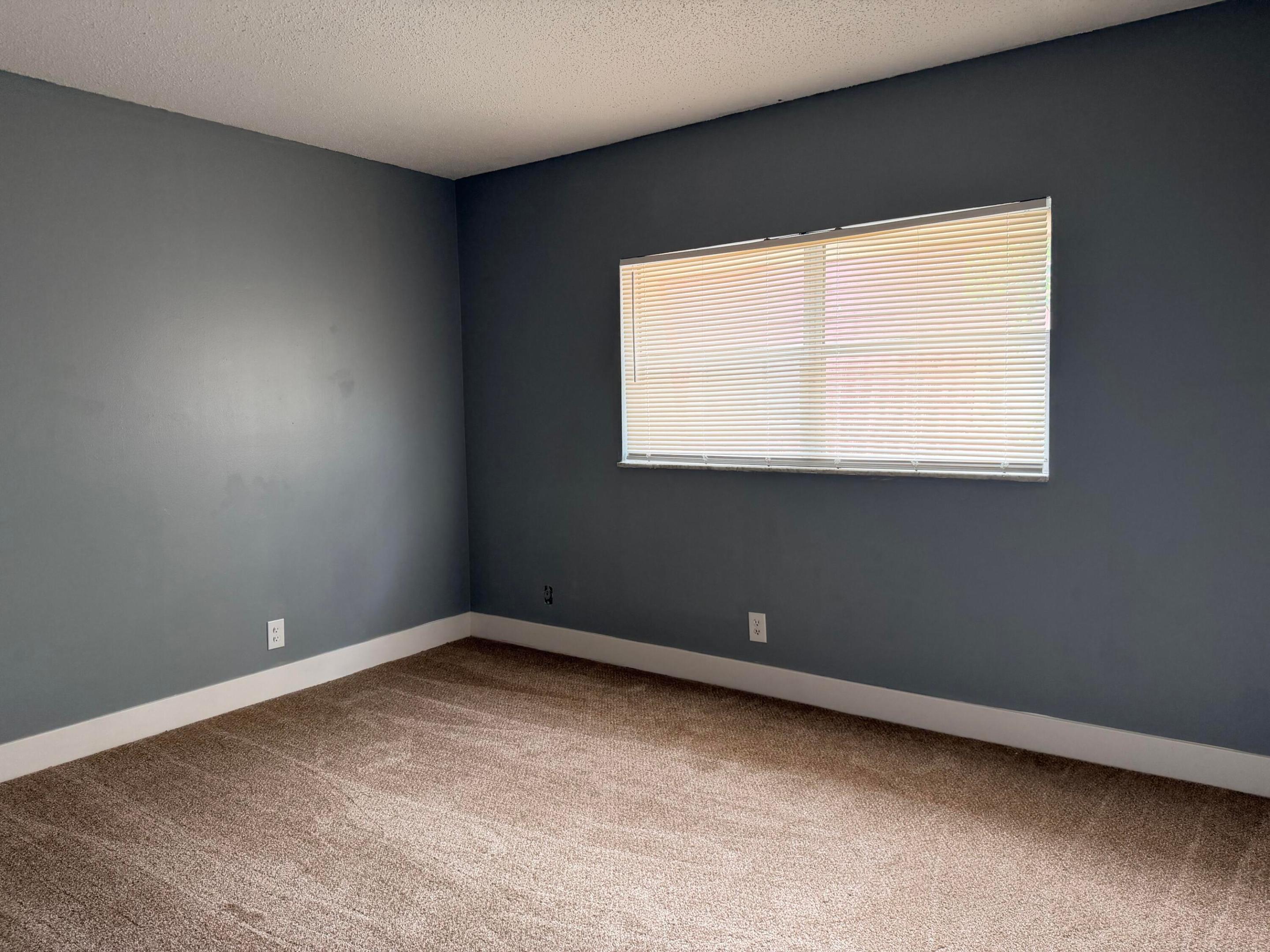 ROYAL OAKS TOWNHOUSE 4 CONDO - Residential Lease