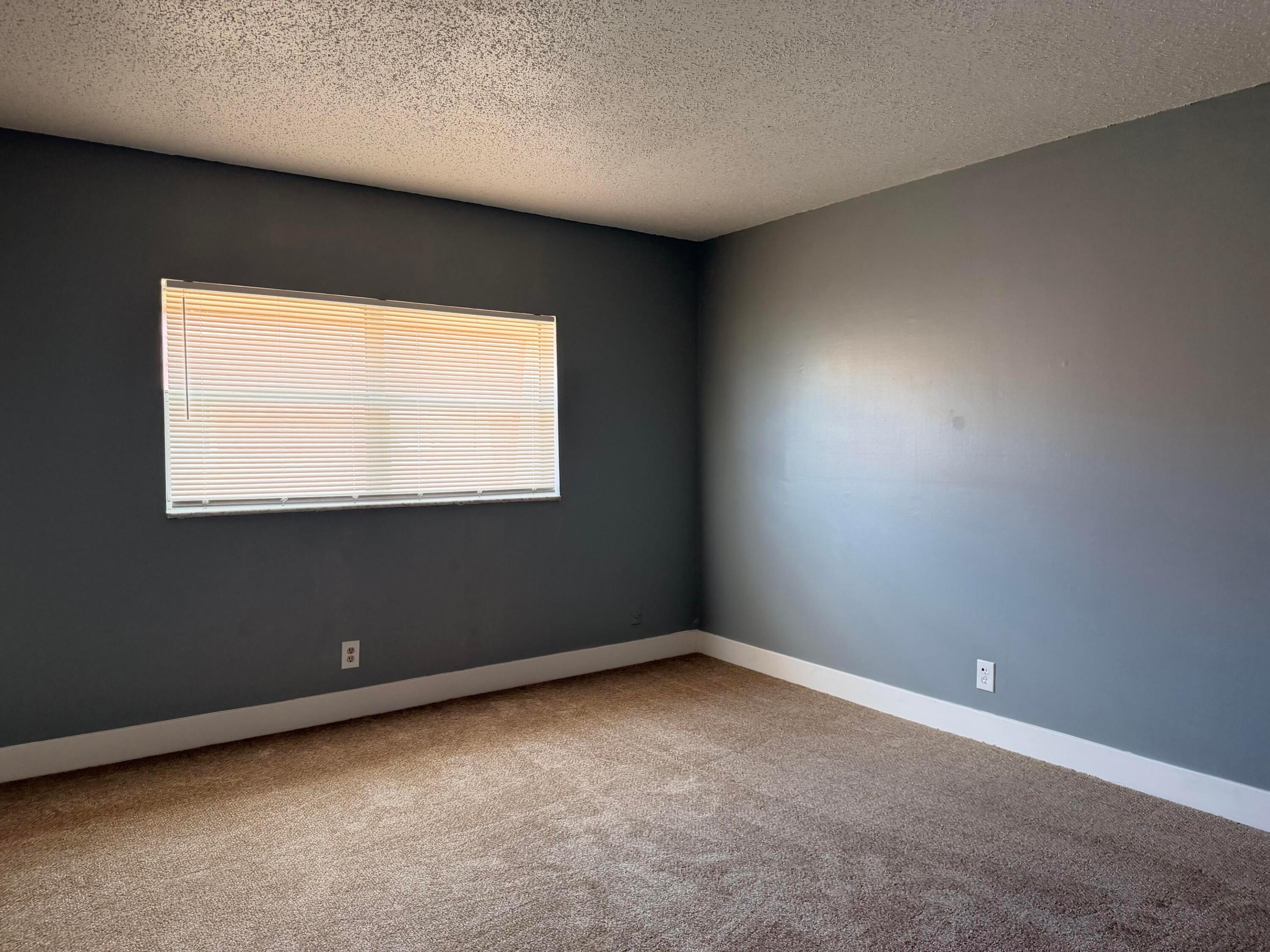 ROYAL OAKS TOWNHOUSE 4 CONDO - Residential Lease