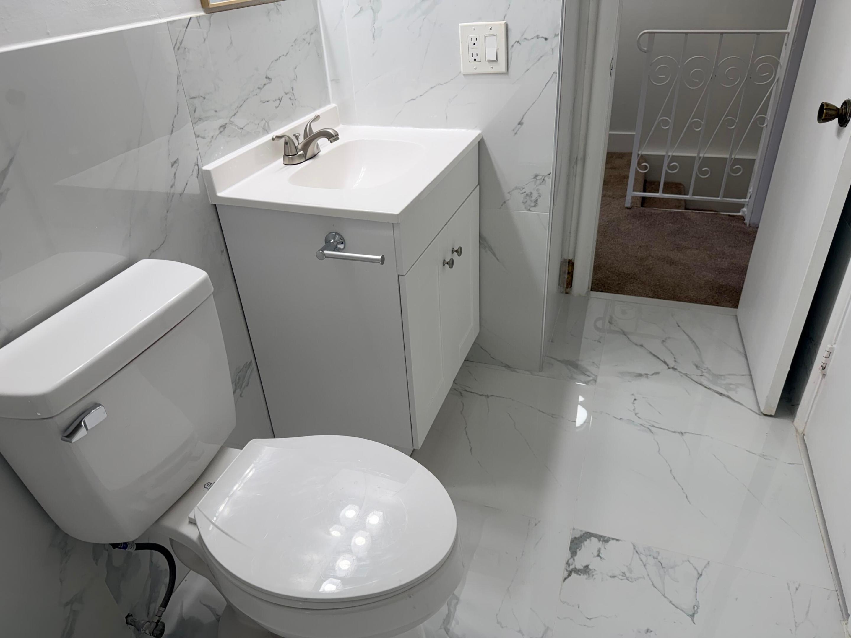 ROYAL OAKS TOWNHOUSE 4 CONDO - Residential Lease