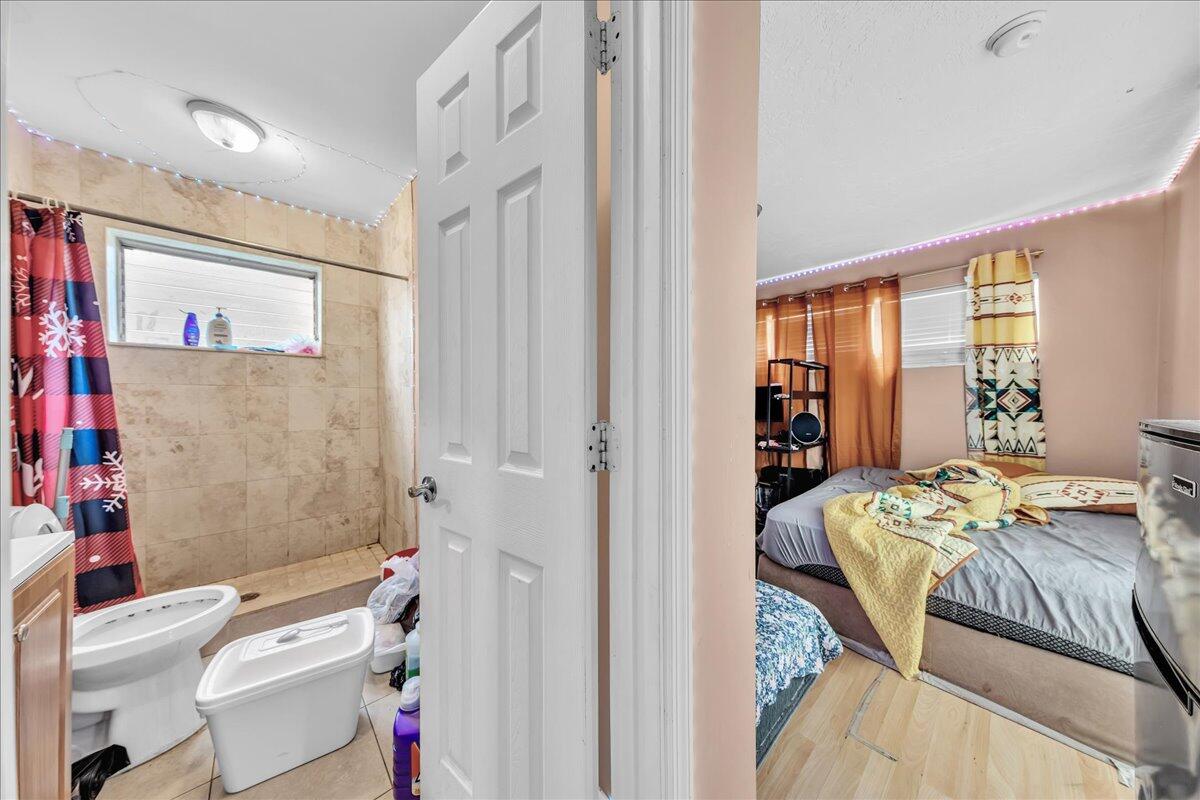 LAUDERDALE LAKES NORTH GATE - Residential