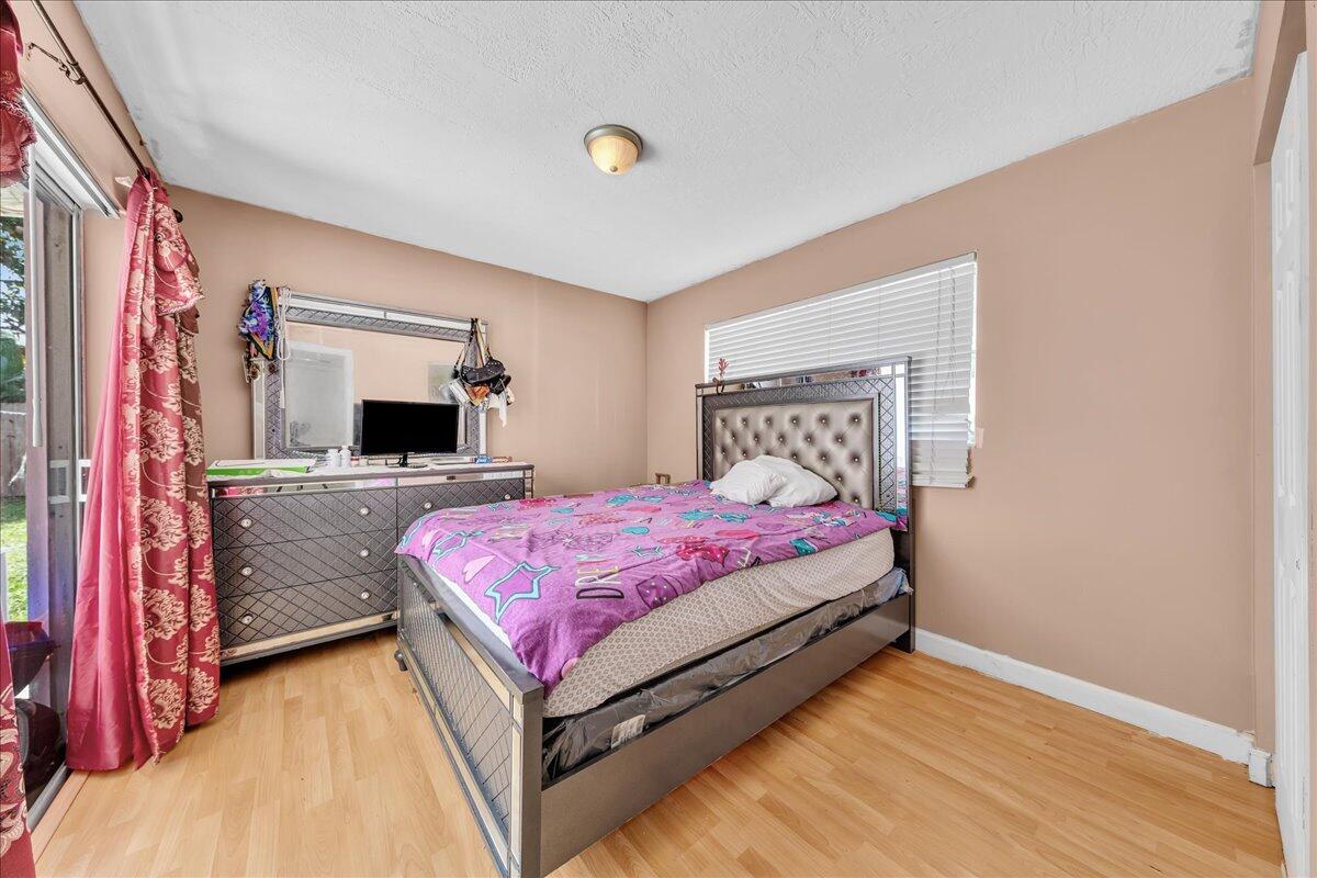 LAUDERDALE LAKES NORTH GATE - Residential