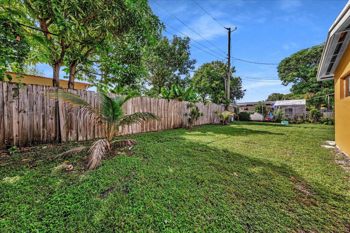LAUDERDALE LAKES NORTH GATE - Residential