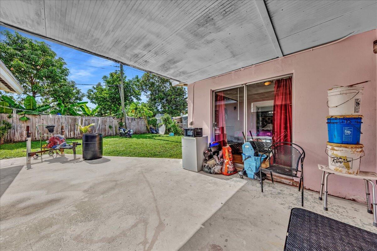LAUDERDALE LAKES NORTH GATE - Residential
