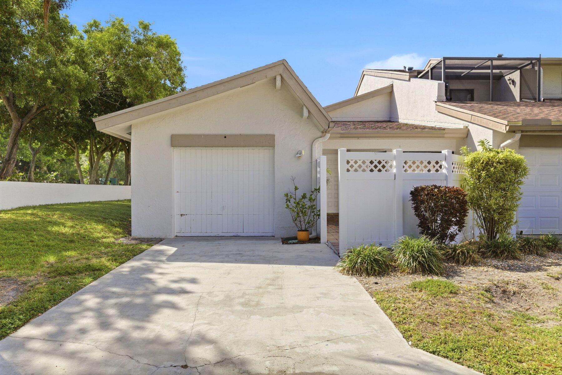 Sought-after corner villa, in the heart of Boca Raton! Welcome to Canary Palm Club, this lovely 3-bedroom, 2-bath home offers the perfect blend of comfort, style, and location. As a corner end unit, the home enjoys added privacy, extra windows, and more outdoor space, all on one convenient floor with no stairs. Step inside to a bright, open-concept layout with vaulted ceilings and an abundance of natural light throughout. Enjoy an eat-in kitchen, private screened patio, and an attached one-car garage. Residents enjoy a pool, clubhouse, and tennis courts, all within an A-rated school district and minutes from beaches, shopping, parks, I-95, and the Florida Turnpike. Schedule your showing today!