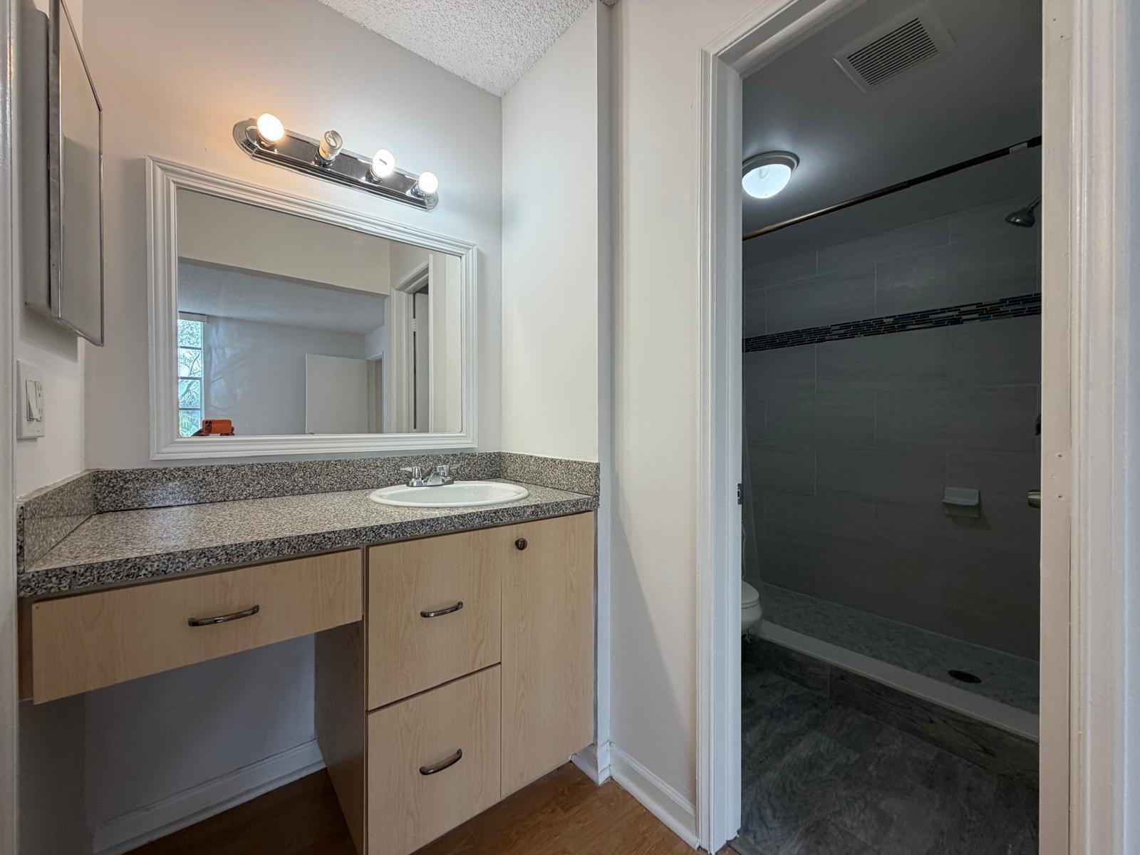 LIVE OAK CONDO NINE - Residential Lease