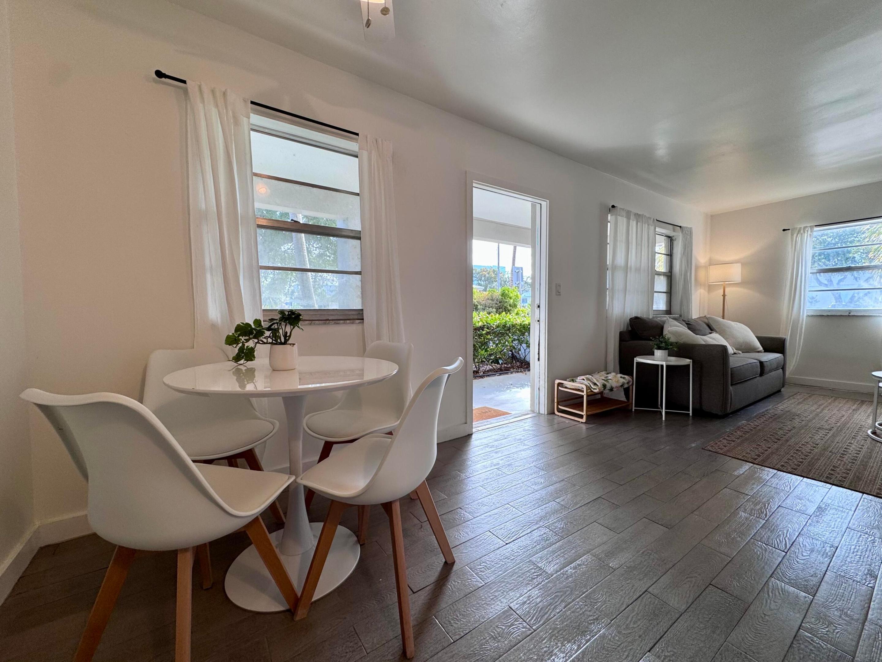 LAKE WORTH TOWN OF - Residential Lease
