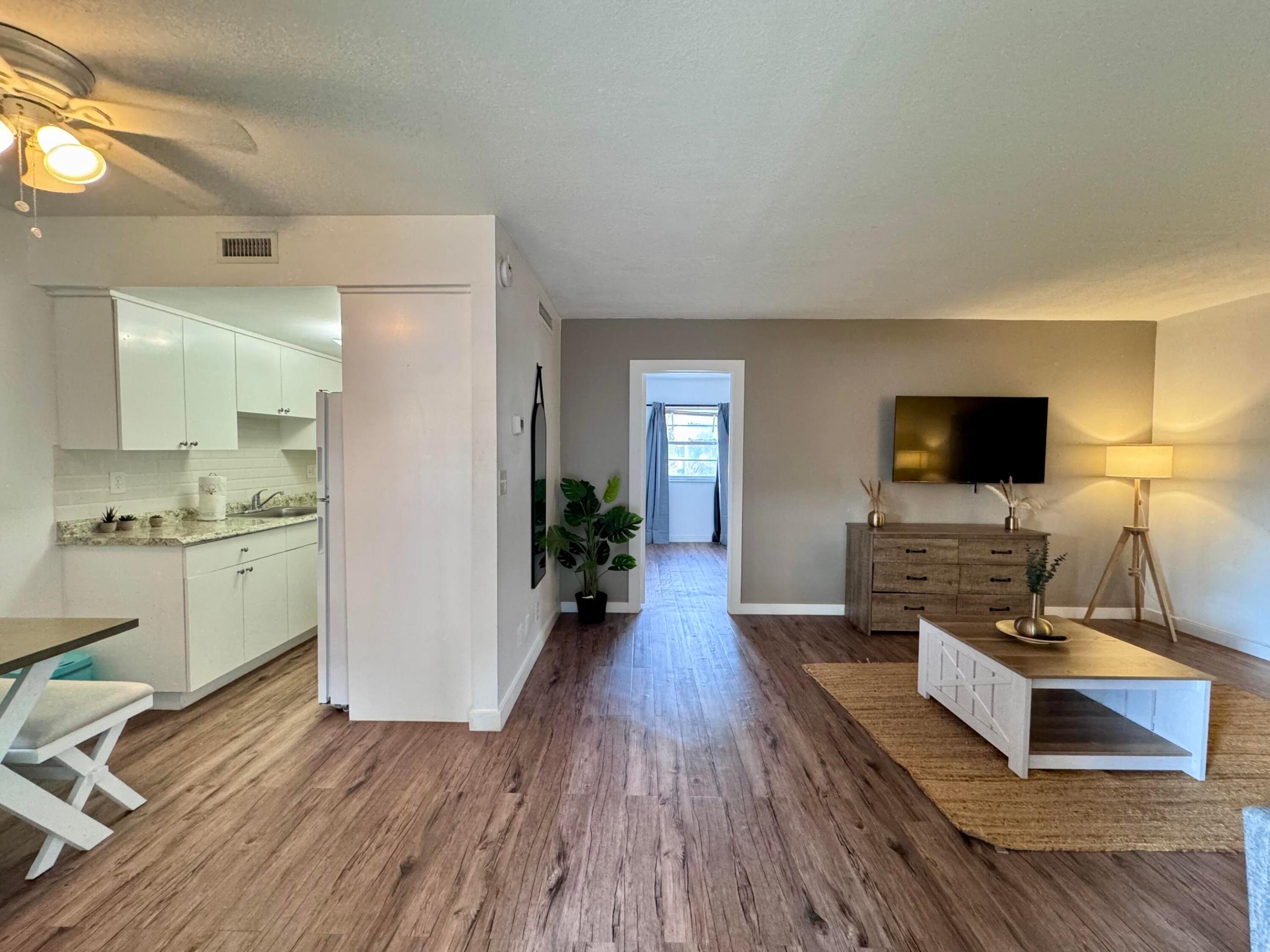 LAKE WORTH TOWN OF - Residential Lease