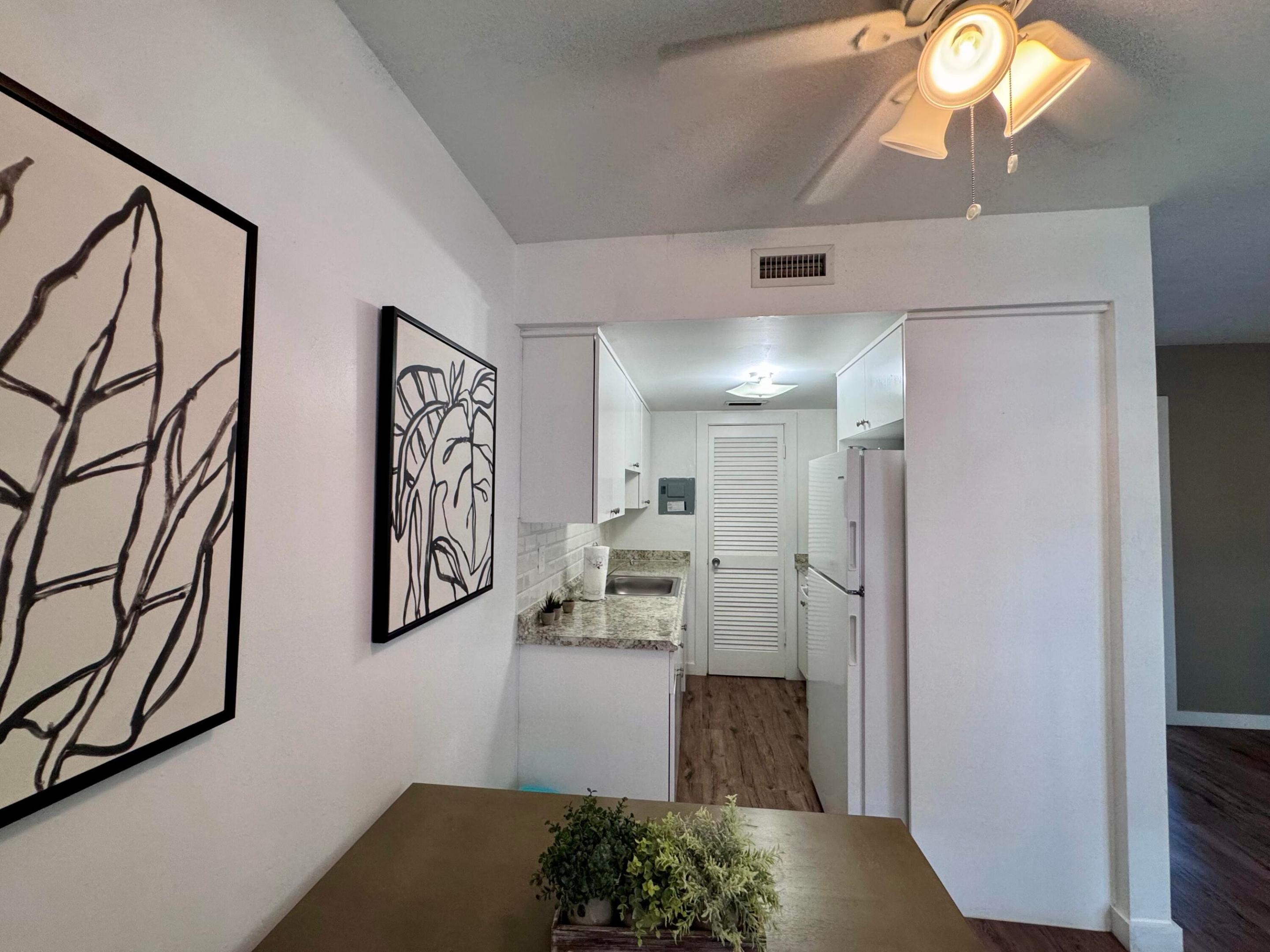 LAKE WORTH TOWN OF - Residential Lease