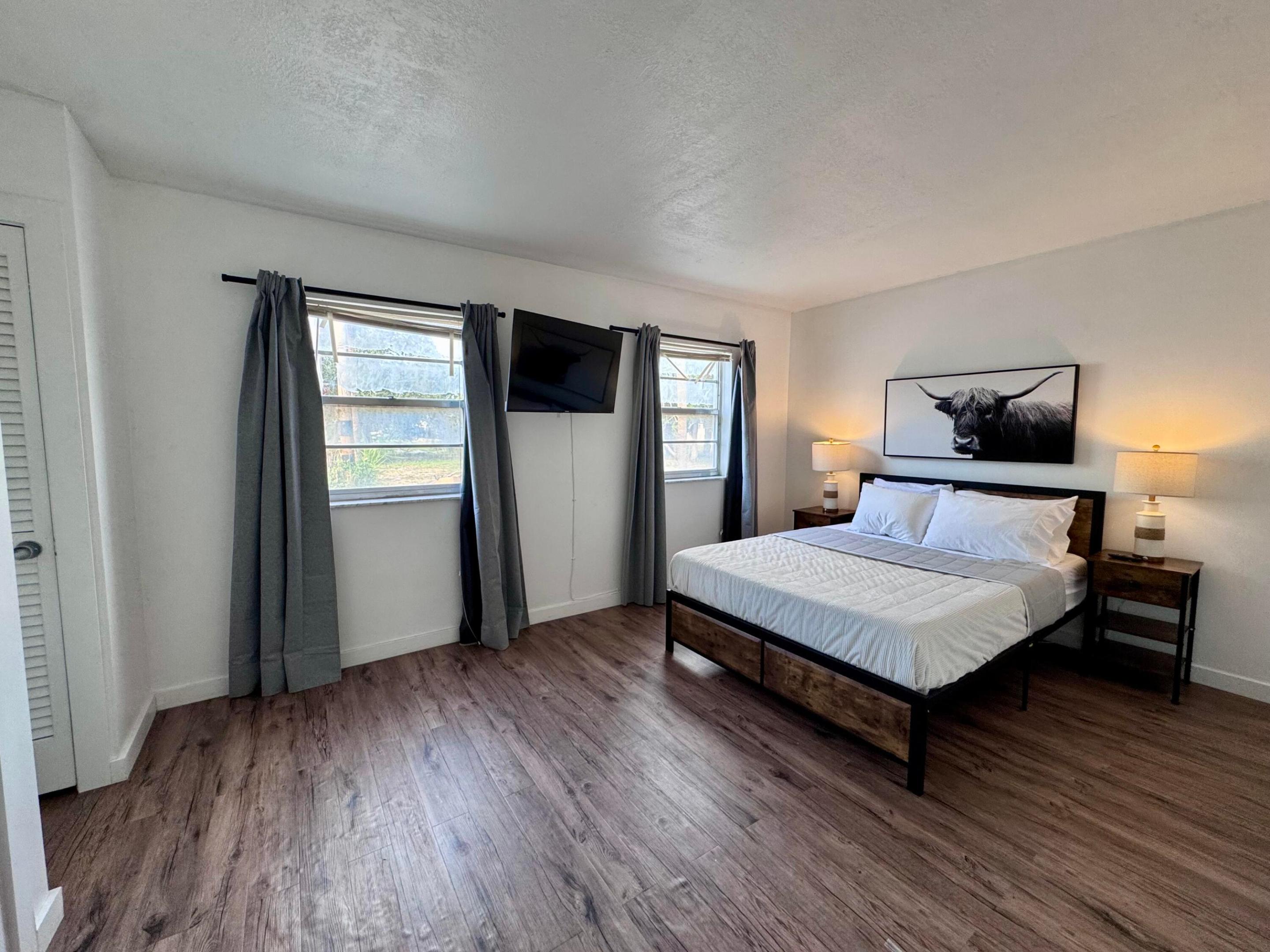 LAKE WORTH TOWN OF - Residential Lease