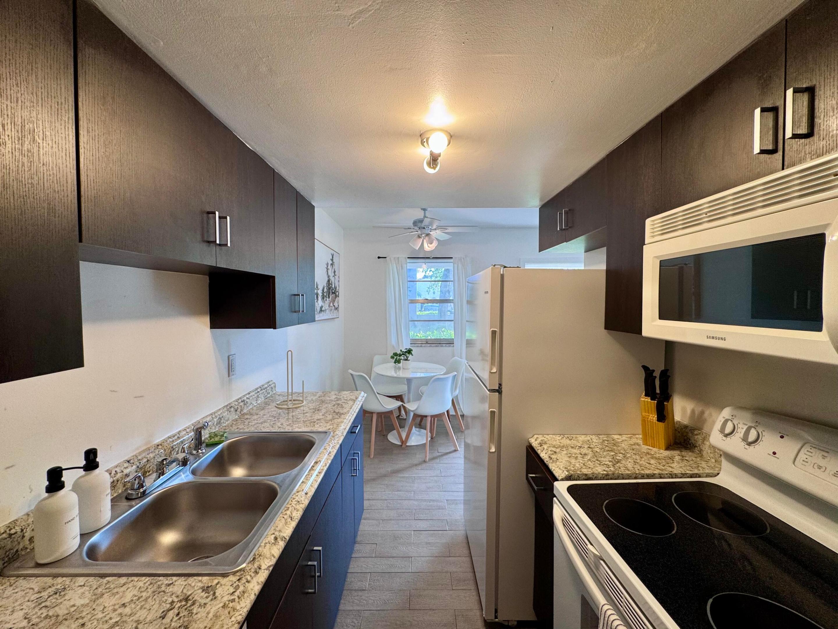 LAKE WORTH TOWN OF - Residential Lease
