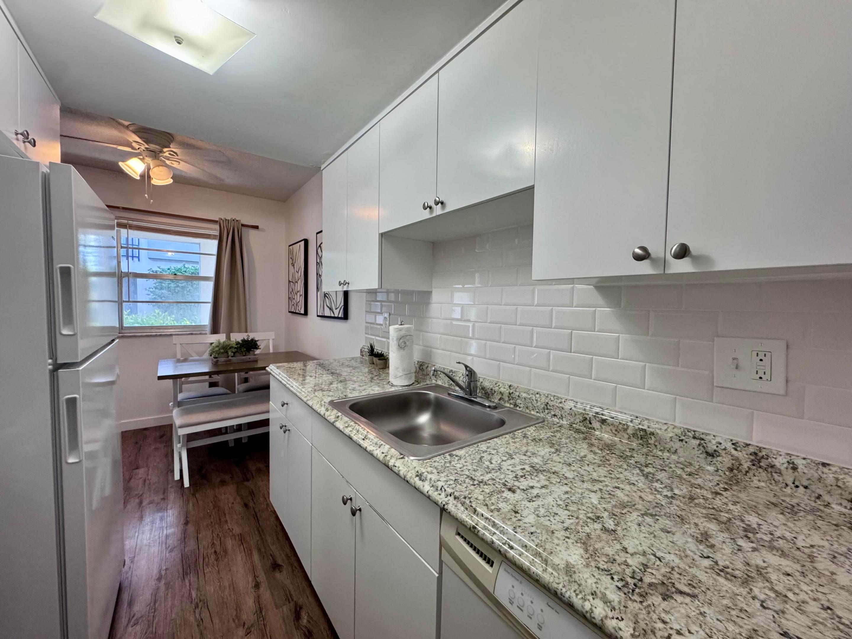 LAKE WORTH TOWN OF - Residential Lease