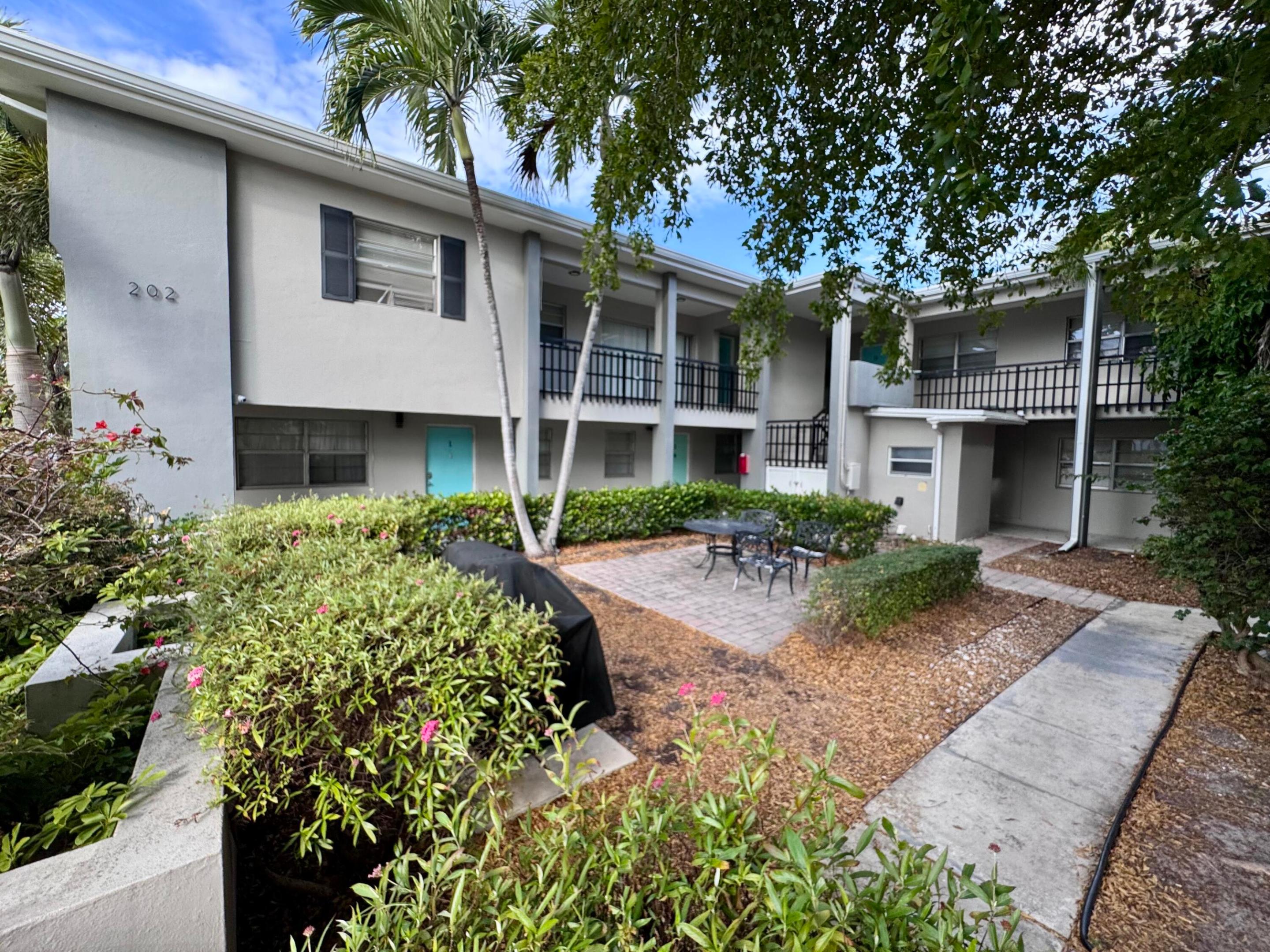 LAKE WORTH TOWN OF - Residential Lease