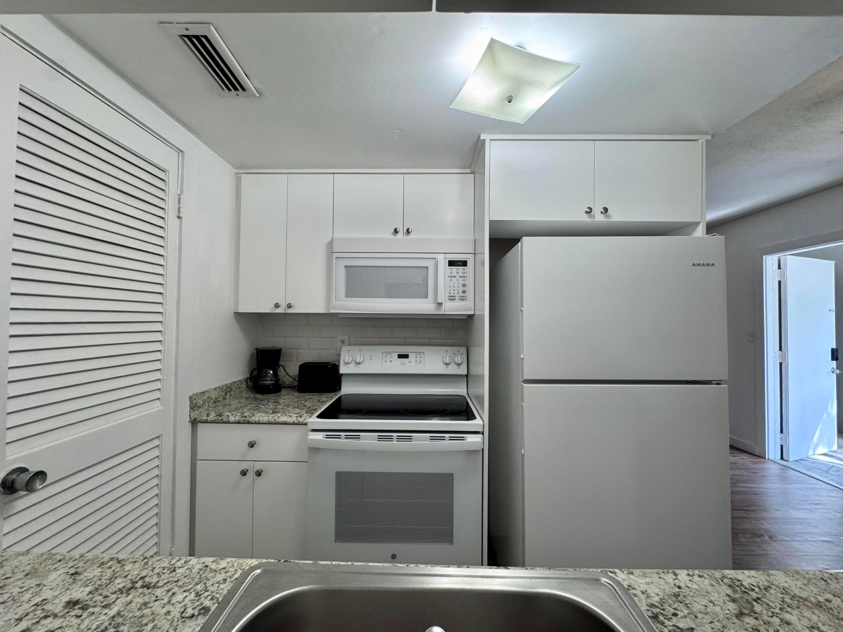 LAKE WORTH TOWN OF - Residential Lease