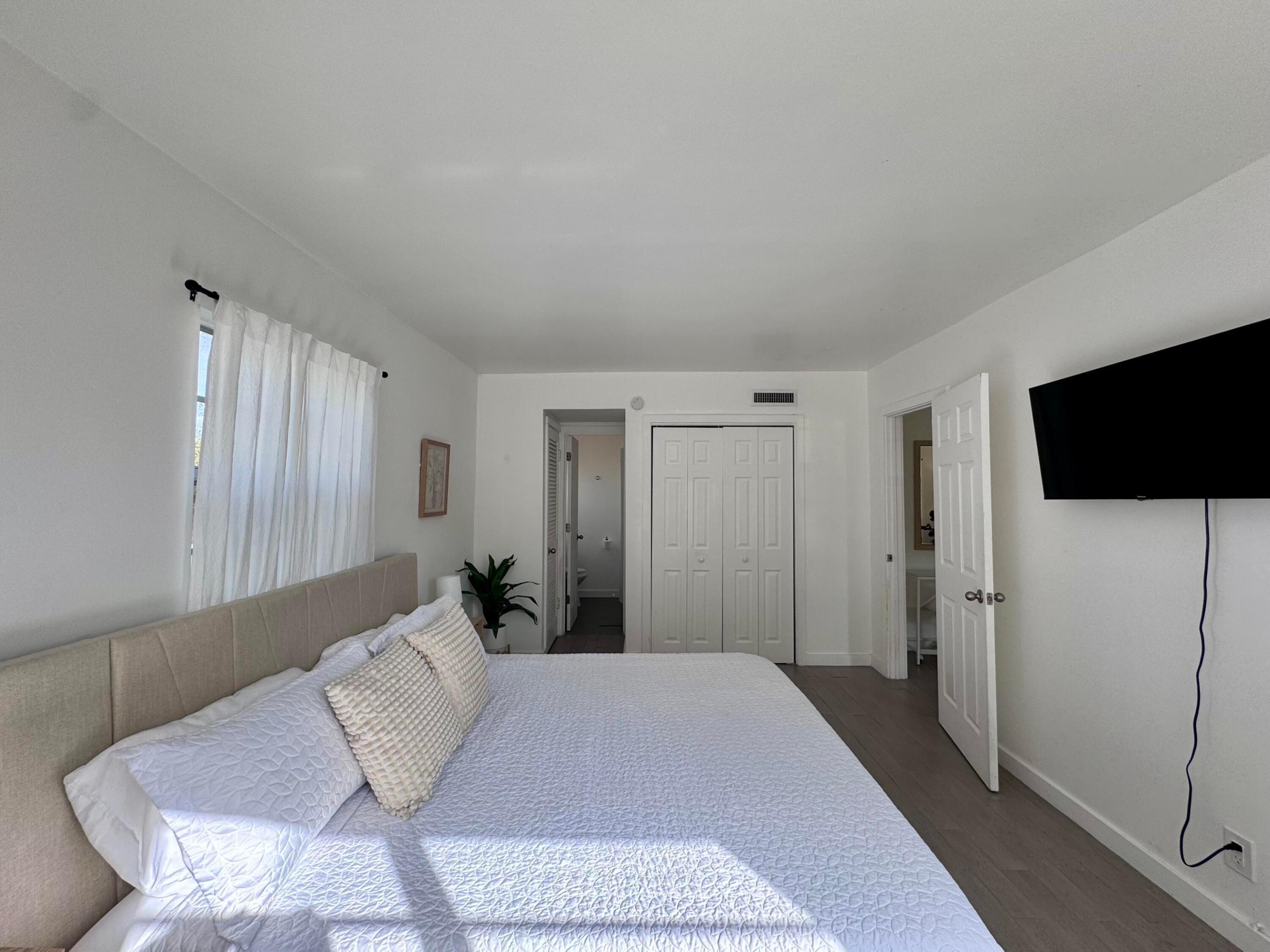 LAKE WORTH TOWN OF - Residential Lease