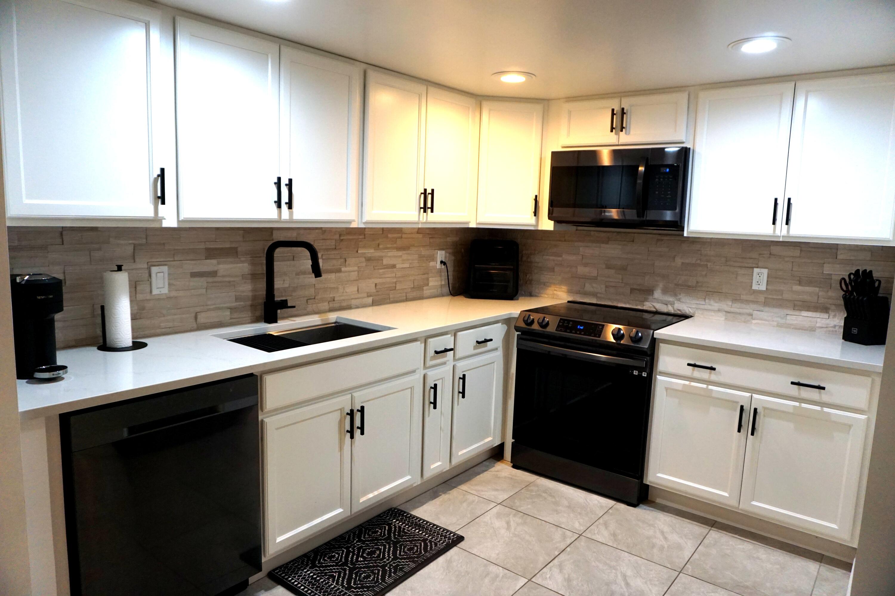 PHOENIX TOWERS CONDO - Residential Lease