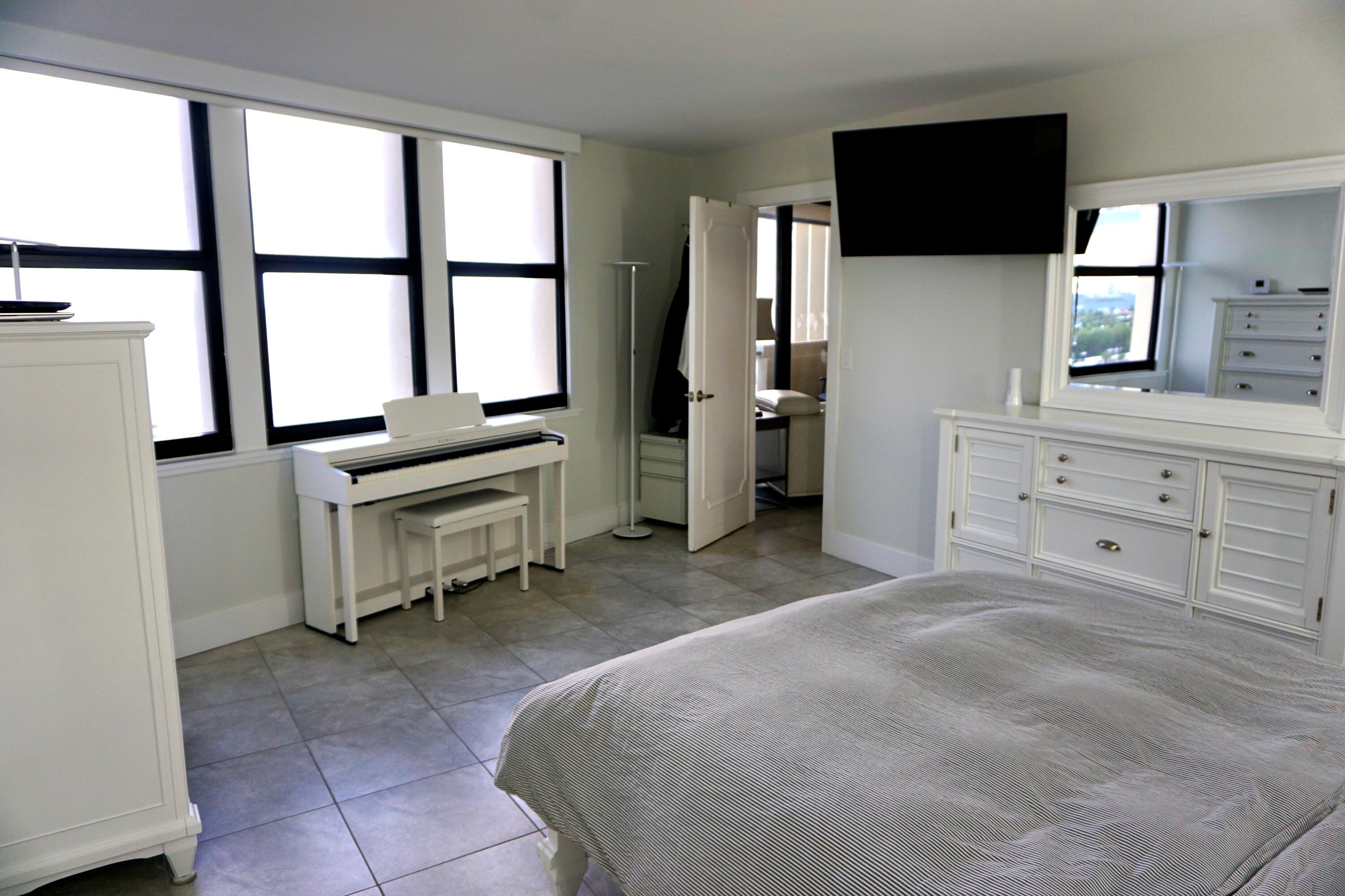 PHOENIX TOWERS CONDO - Residential Lease