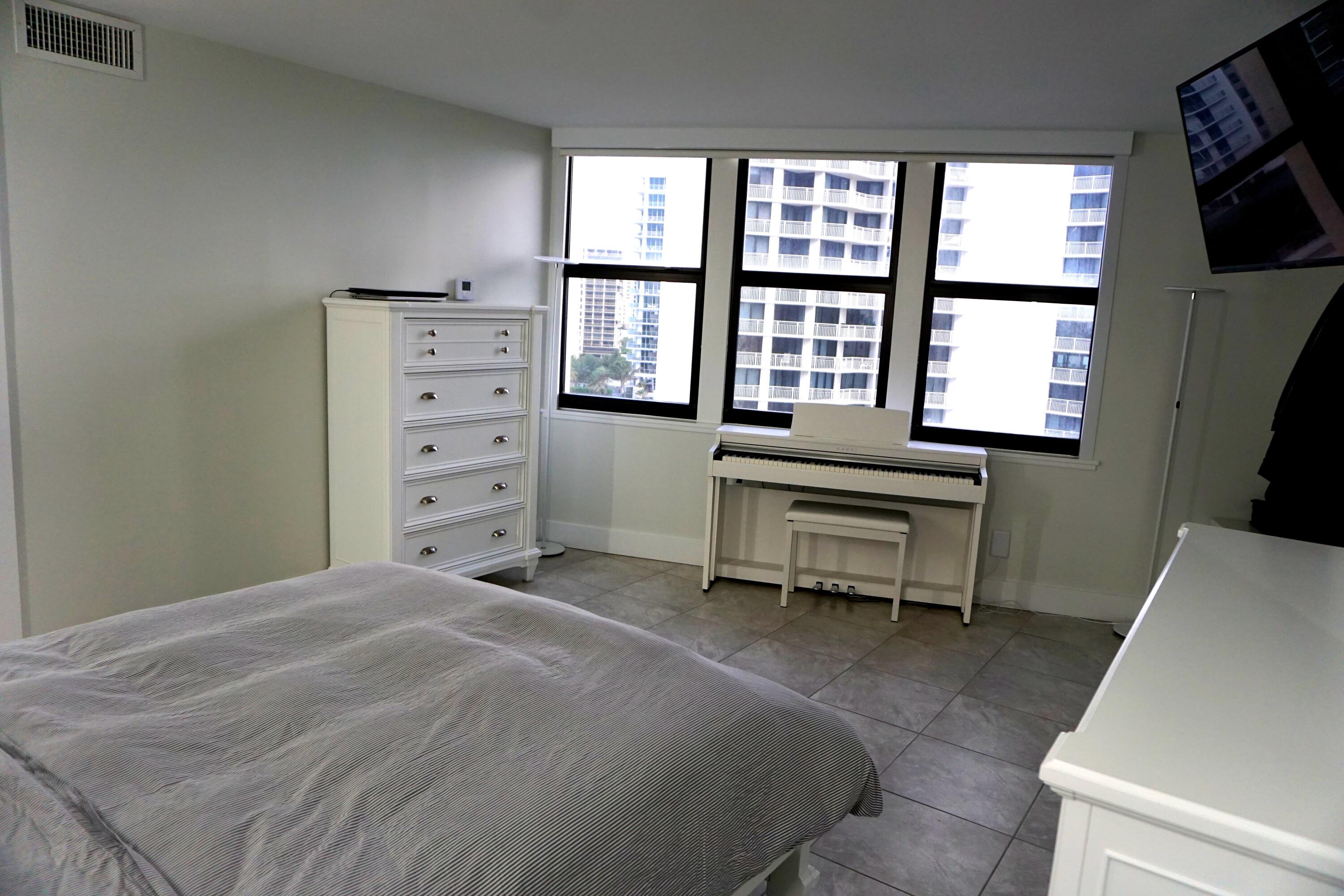 PHOENIX TOWERS CONDO - Residential Lease