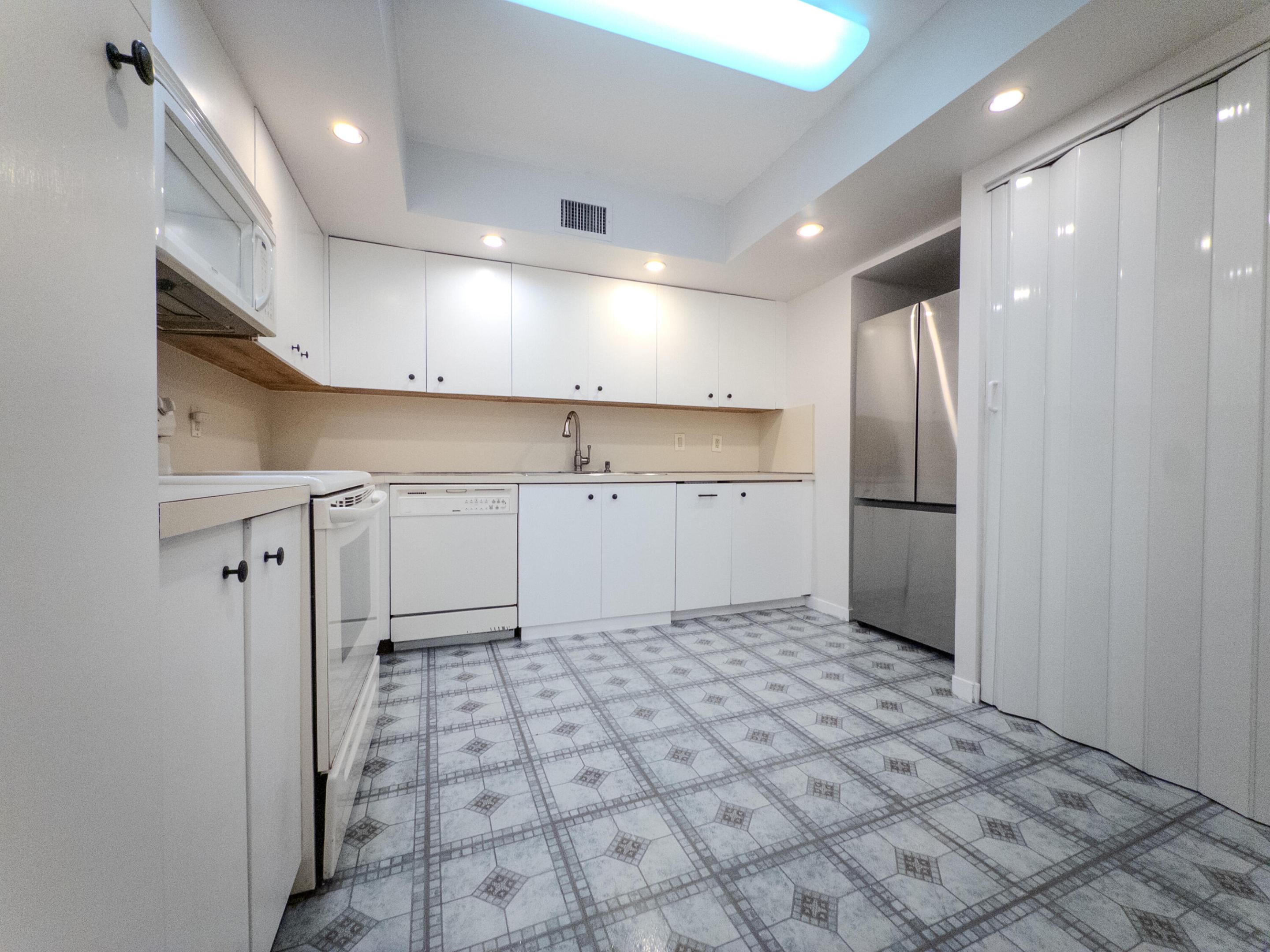 GRANDVIEW AT EMERALD HILLS CONDO - Residential Lease