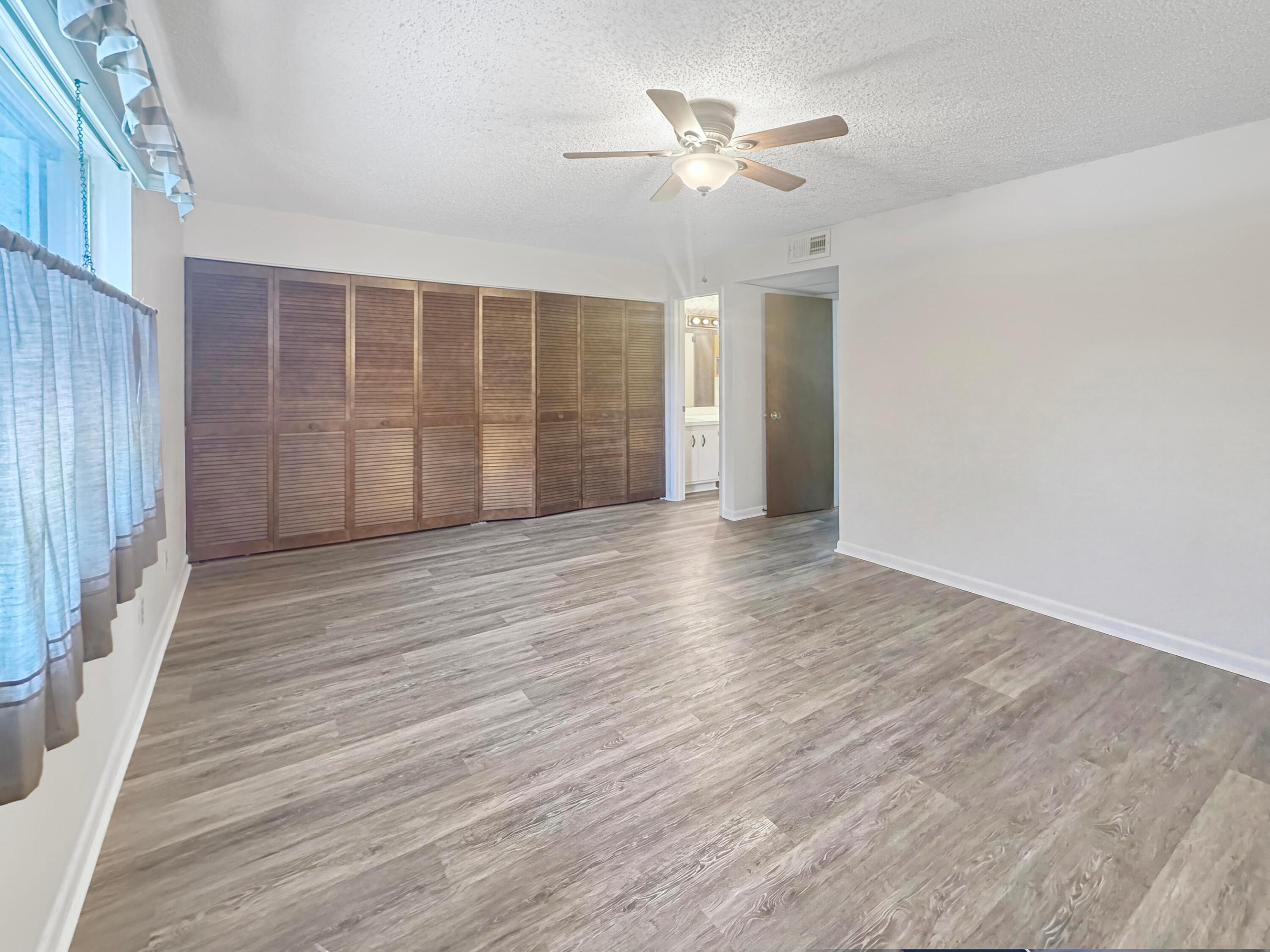 GOLF LAKE VILLAS - Residential