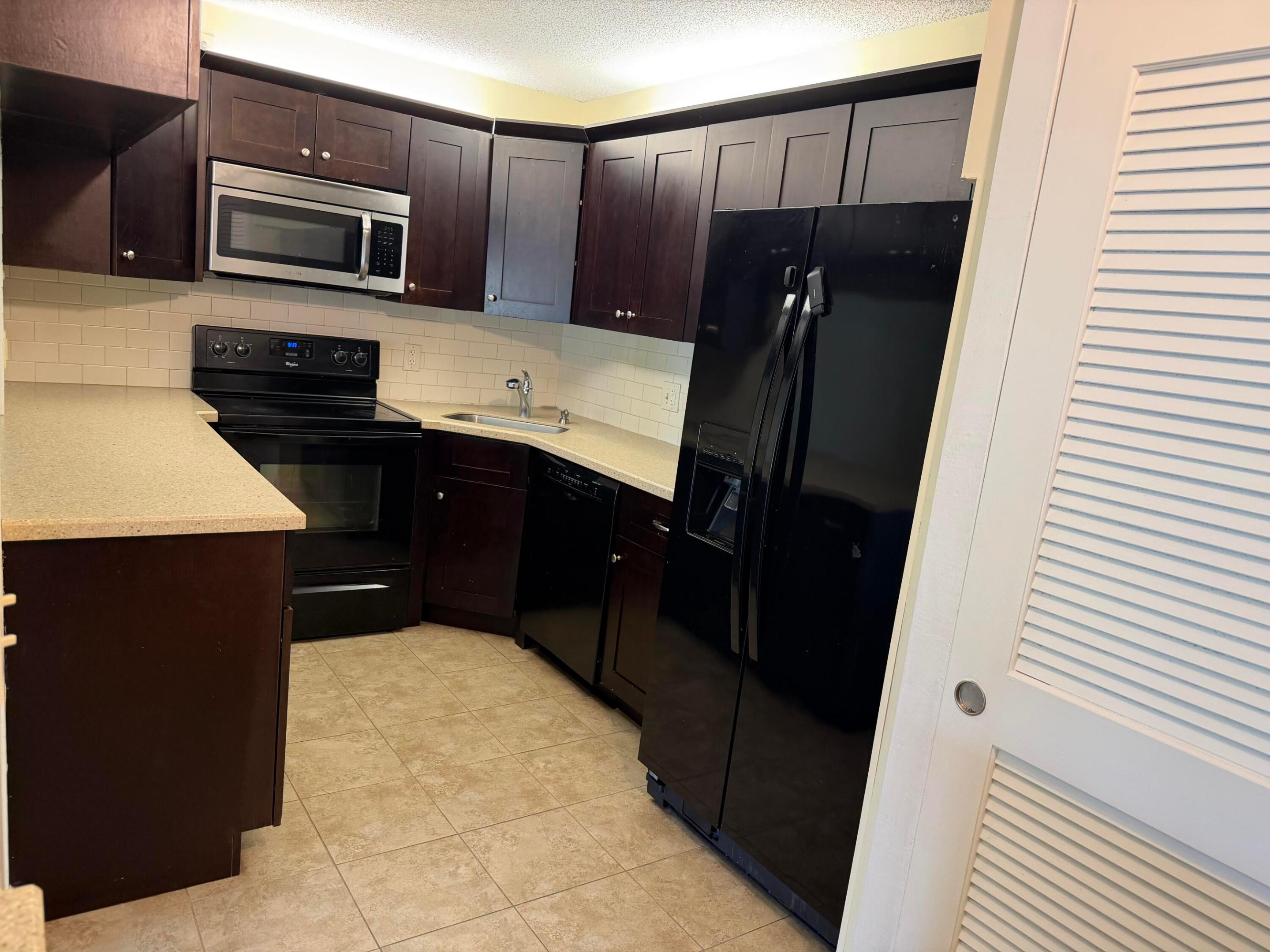 PINE RIDGE NORTH VILLAGE III CONDO - Residential Lease
