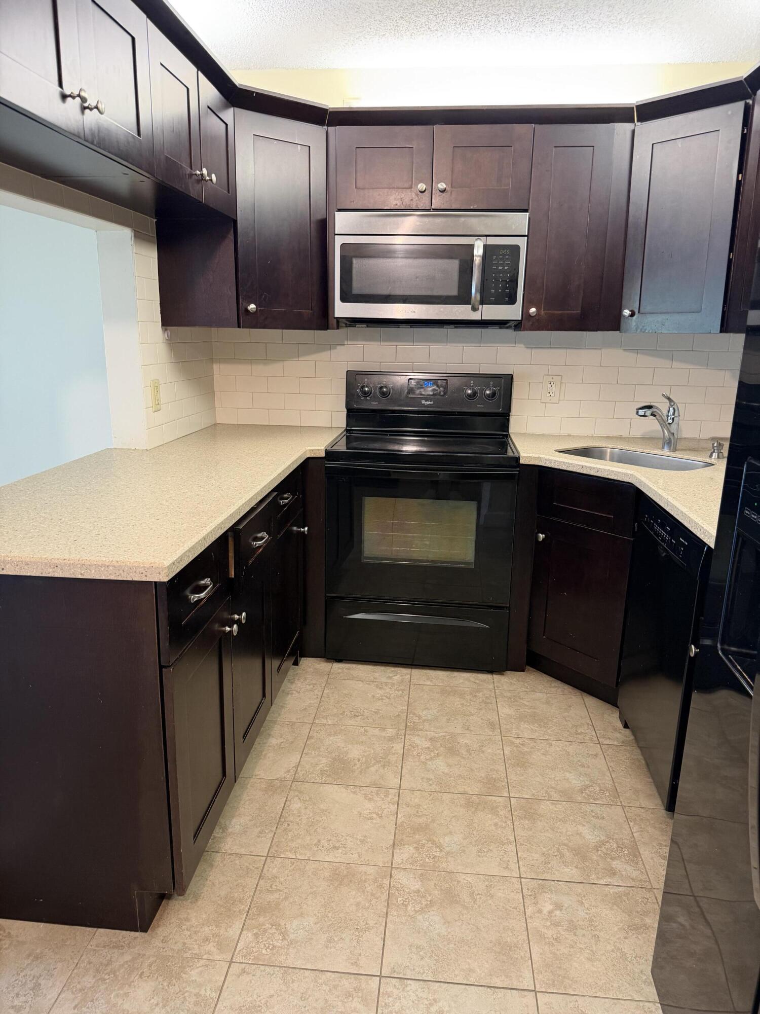 PINE RIDGE NORTH VILLAGE III CONDO - Residential Lease
