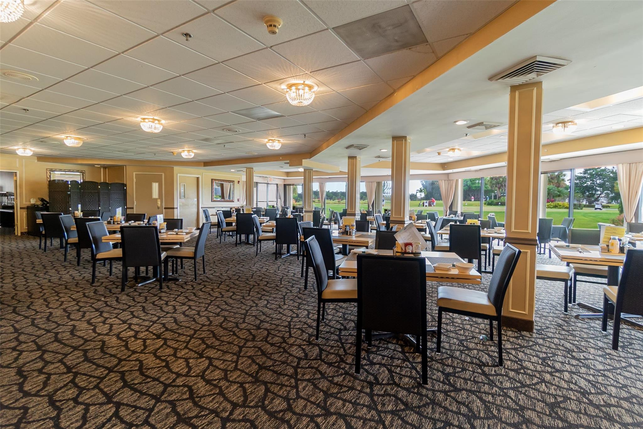 HOLLYBROOK GOLF & TENNIS - Residential