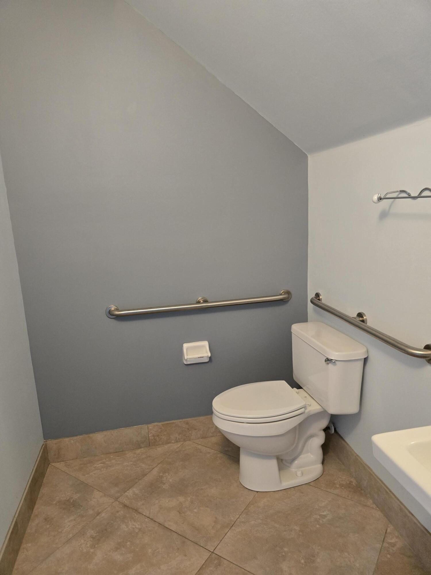 ABACOA TOWN CENTER 3 - Residential Lease